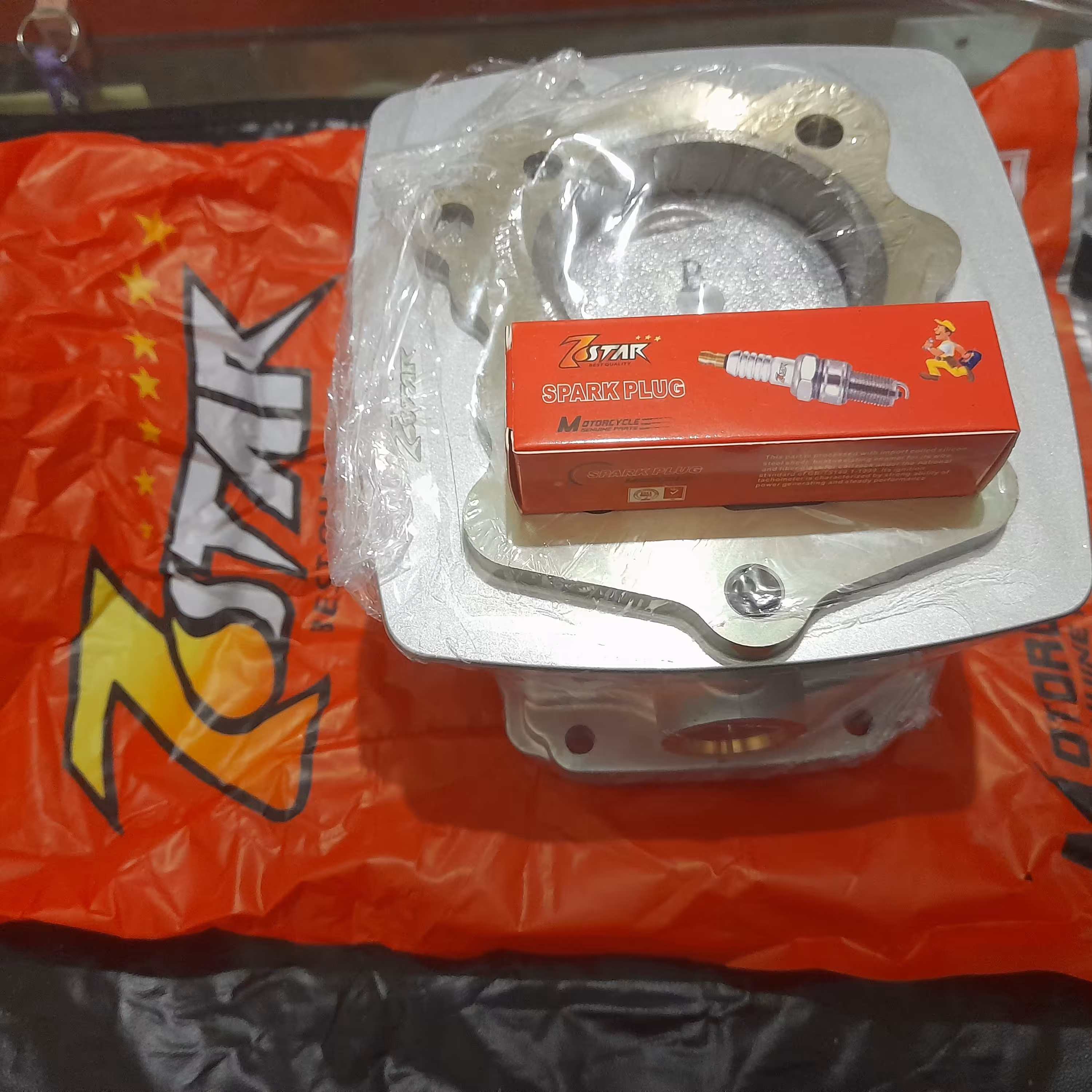 سیلندر و پیستون موتور سیکلت  هندا 125 سی سی  سون استار با شمع