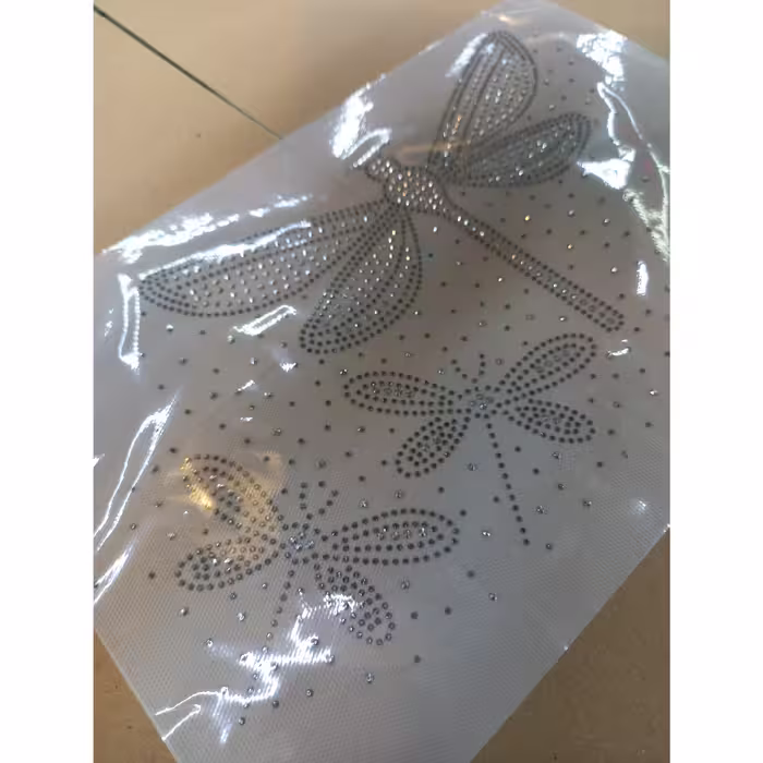 نگین اکسسوری حرارتی اسپرت  طرح سنجاقک سه تایی . چادر . نگین چادر . مانتو . نگین چسبی . جوراب 