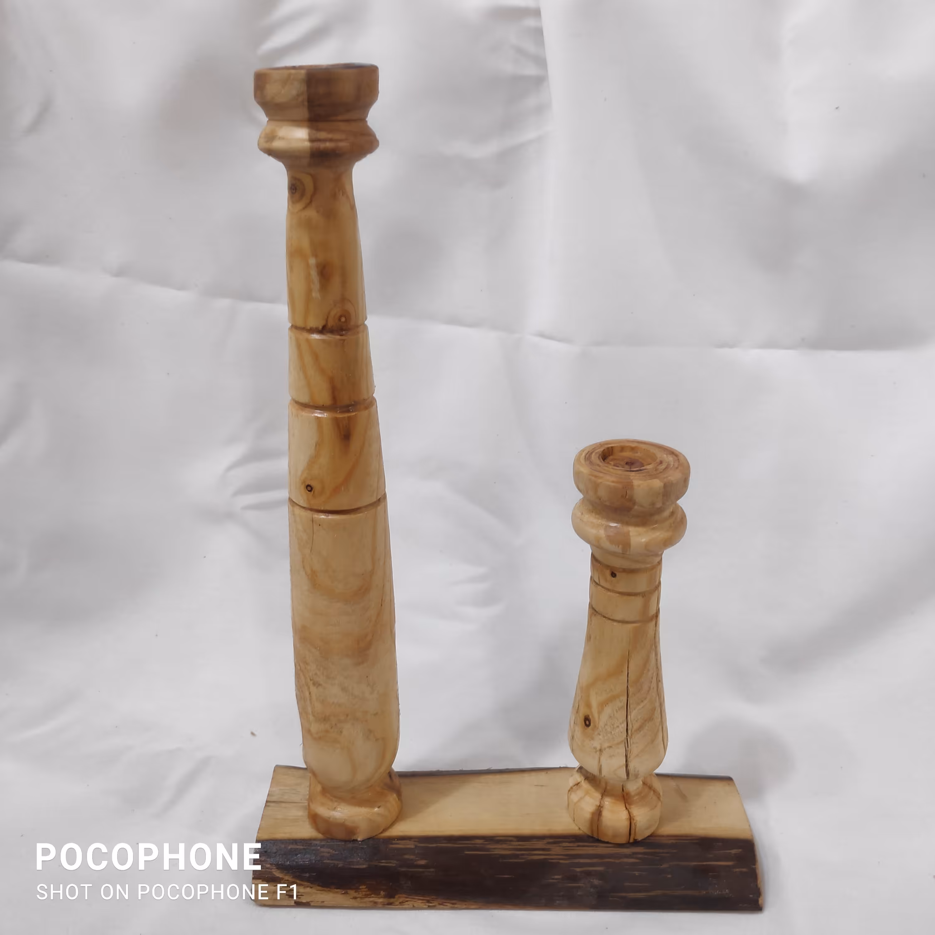 جا شمعی شمعدان چوبی خراطی از جنس چوب زردآلو جفتی 30 سانتی و 17 سانتی 