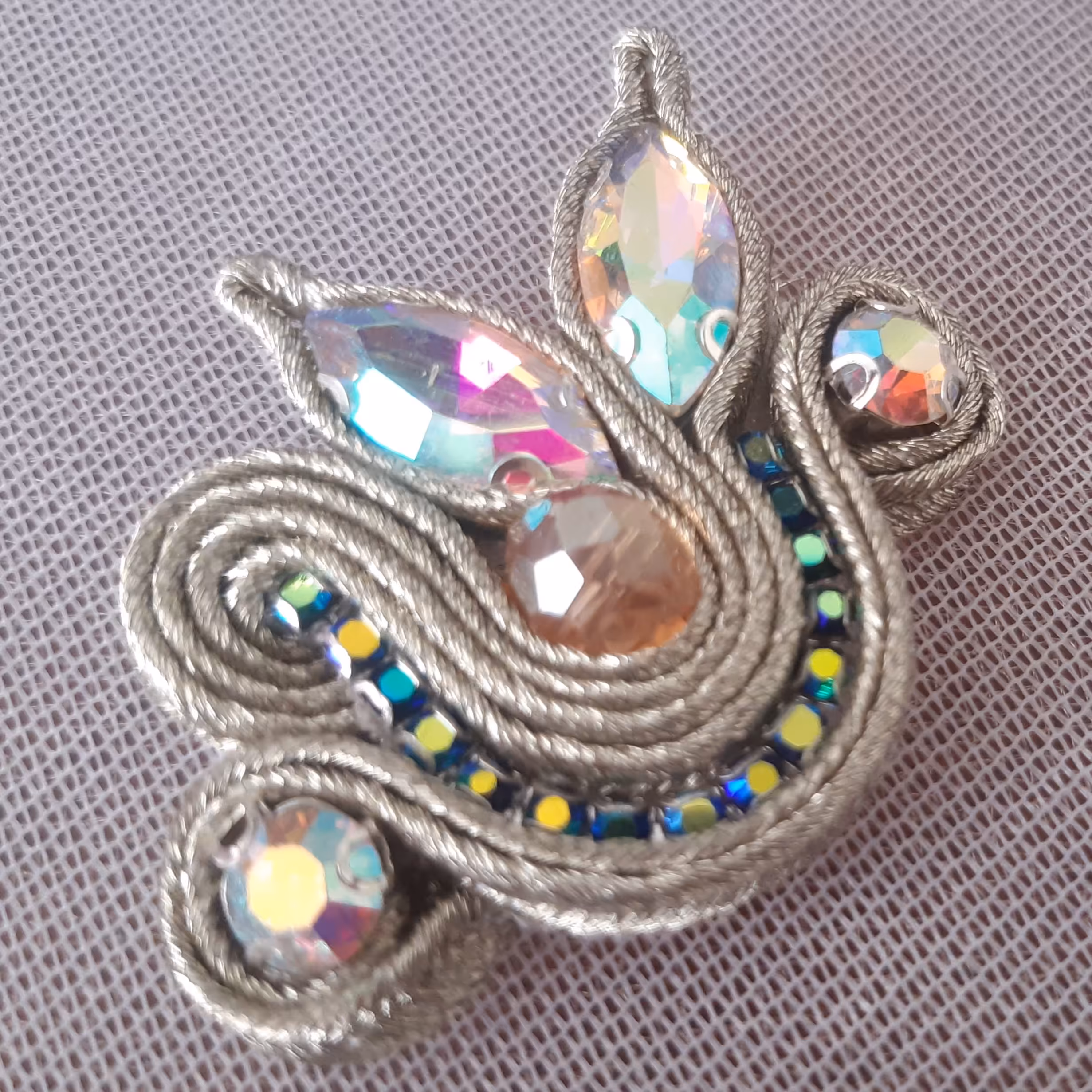 اپلیکه جواهردوزی شده نگین چشمی، رنگ سفارشی