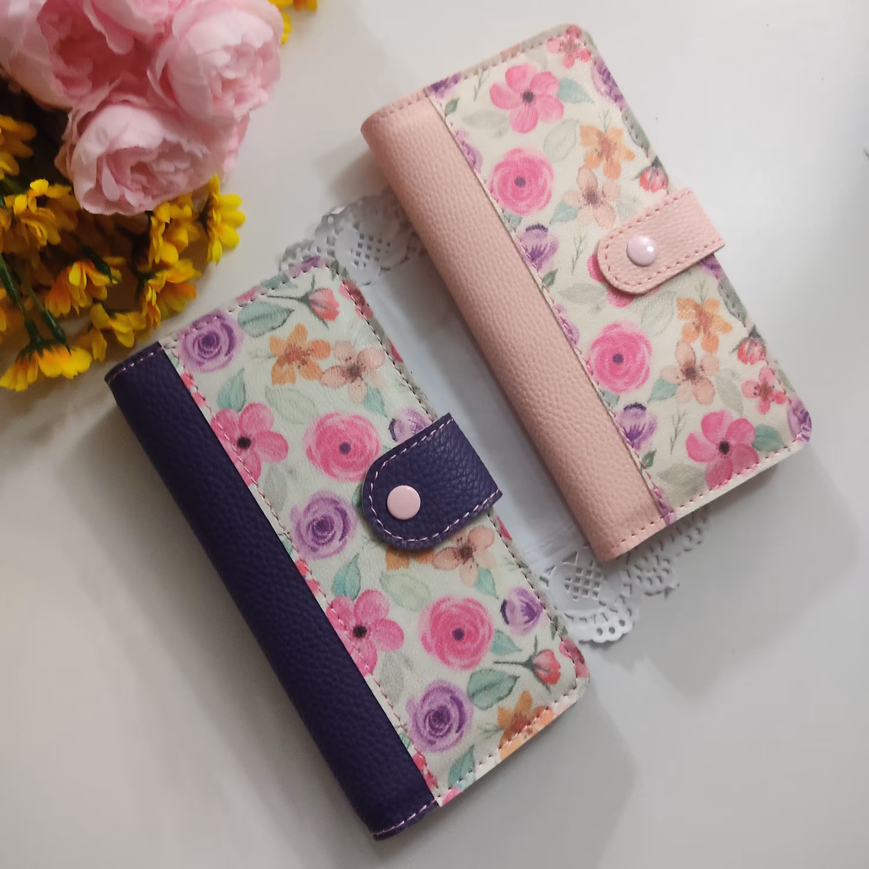 کیف پول چرمی گل گلی صورتی و بنفش با چرم مصنوع