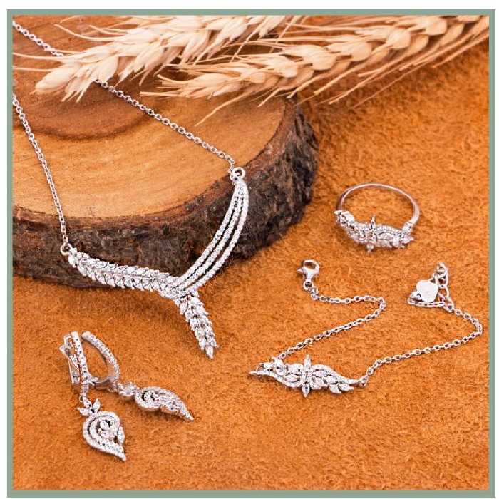 سرویس نقره مارکیز بسیار شیک با عیار 925 و آبکاری طلاسفید دقیقا مشابه نمونه طلا