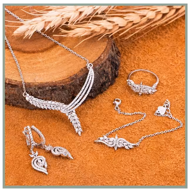 سرویس نقره مارکیز بسیار شیک با عیار 925 و آبکاری طلاسفید دقیقا مشابه نمونه طلا