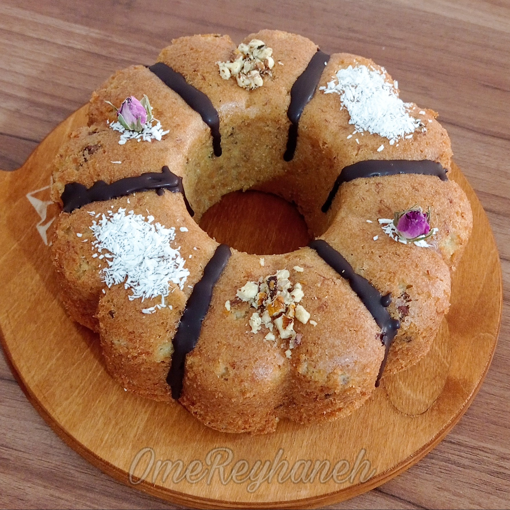 کیک موز و گردوی خانگی (800گرم)