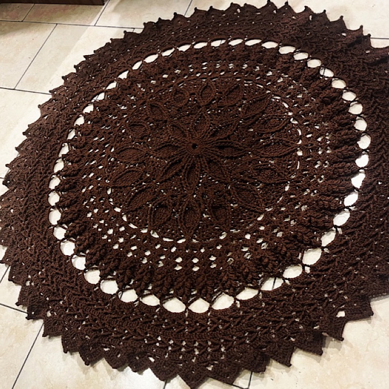 فرشینه ی ماندالای دست بافت بافته شده از مکرومه ی کتان ترک