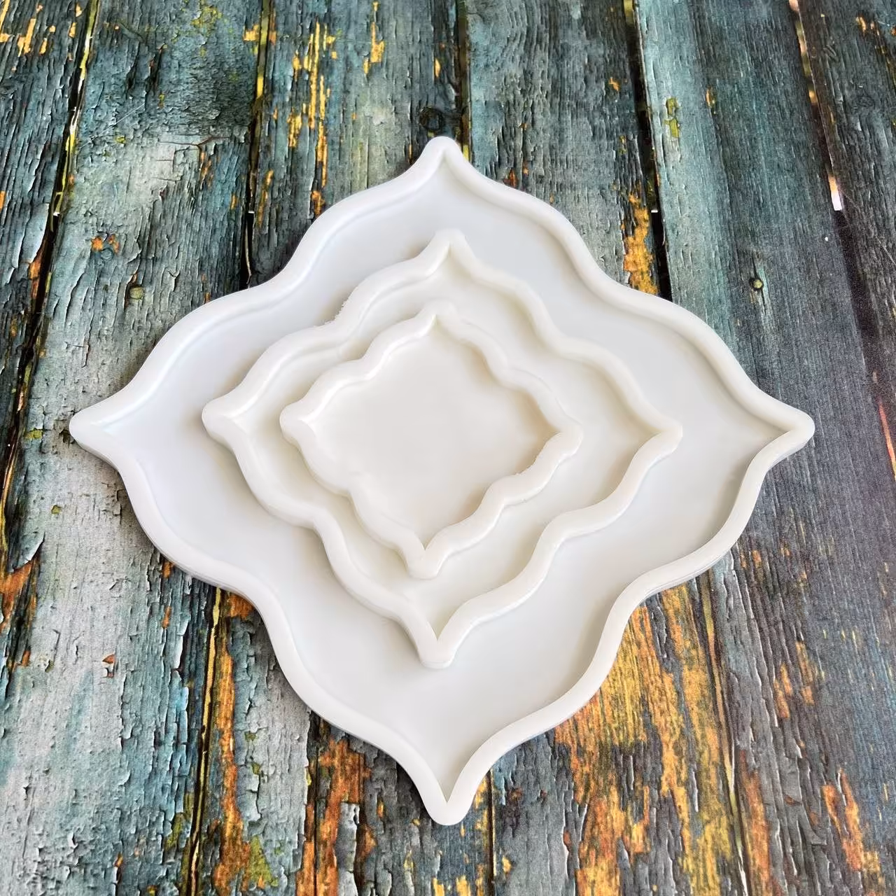 قالب سیلیکونی طرح لاله  سایز  بزرگ 30 سانتی 