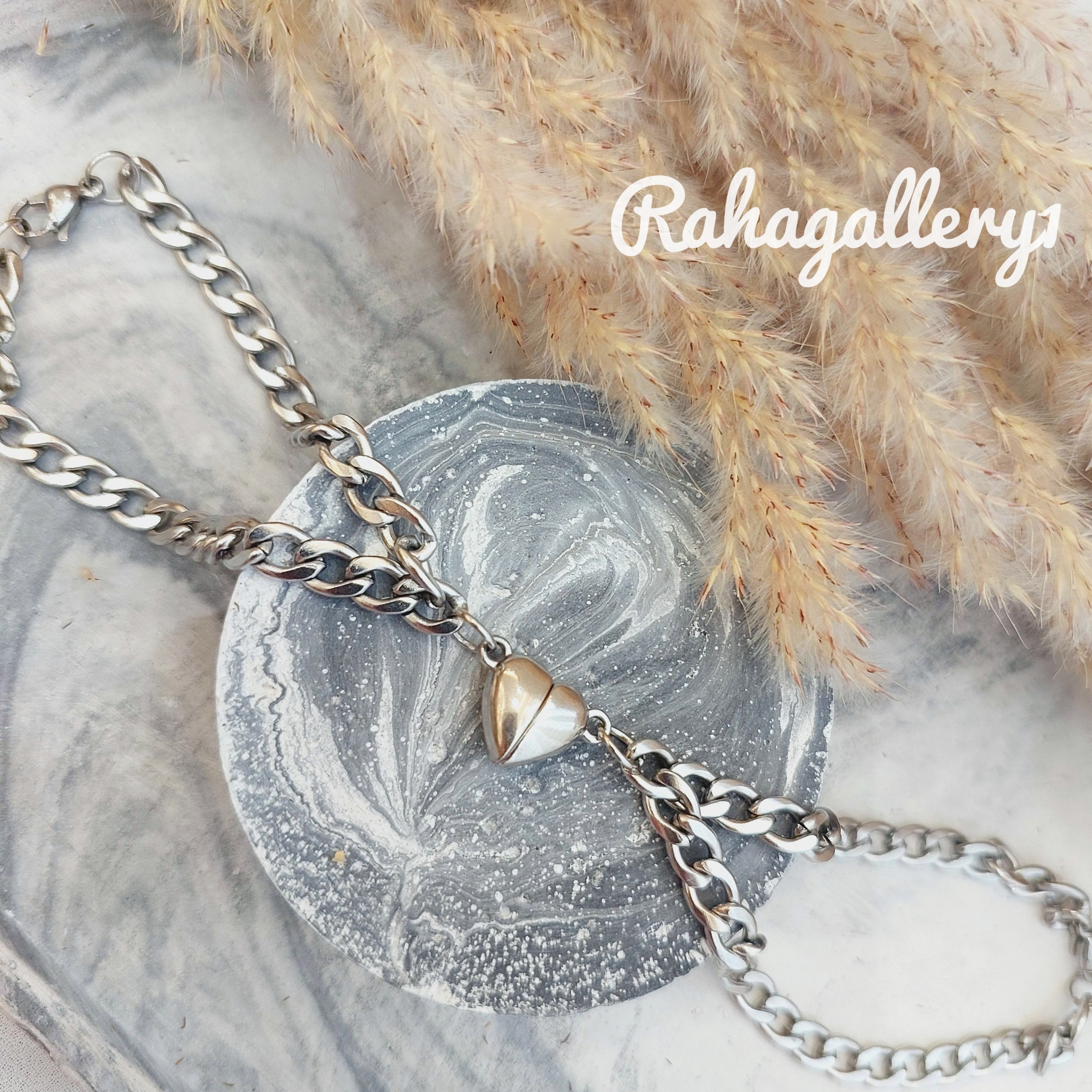 دستبند ست مگنتی قلب موجود در دو رنگ طلایی و نقره ای