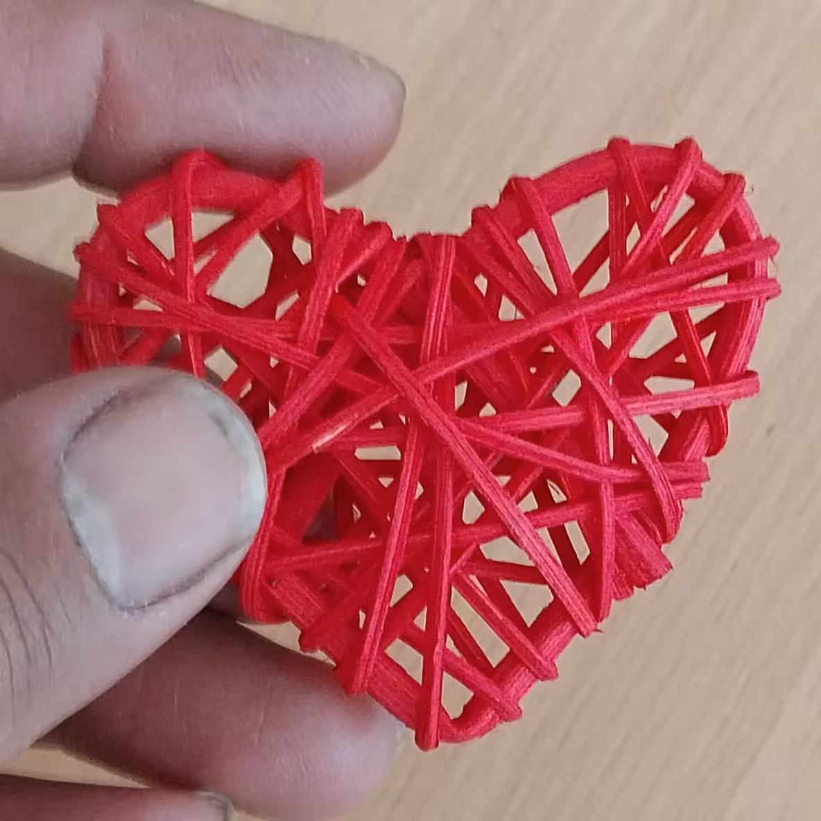 قلب چوبی قرمز