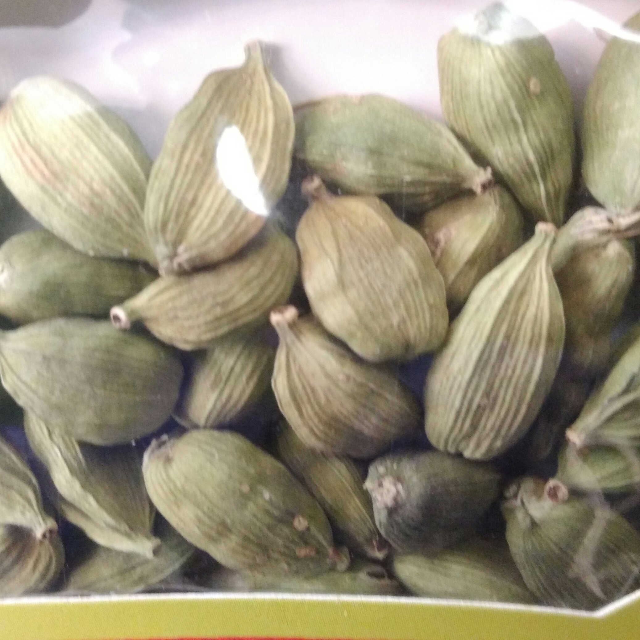 هل سبز دهاتی بسته 15 گرمی و هدیه رایگان(روی کل سبد خرید)