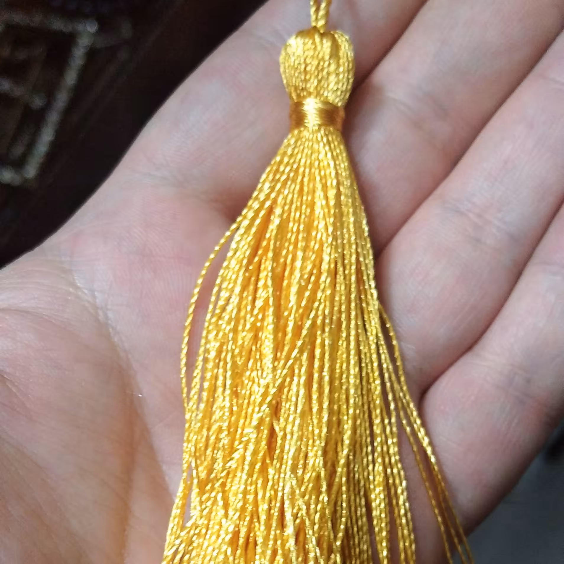 منگوله نارنجی یا ب عبارتی طلایی 