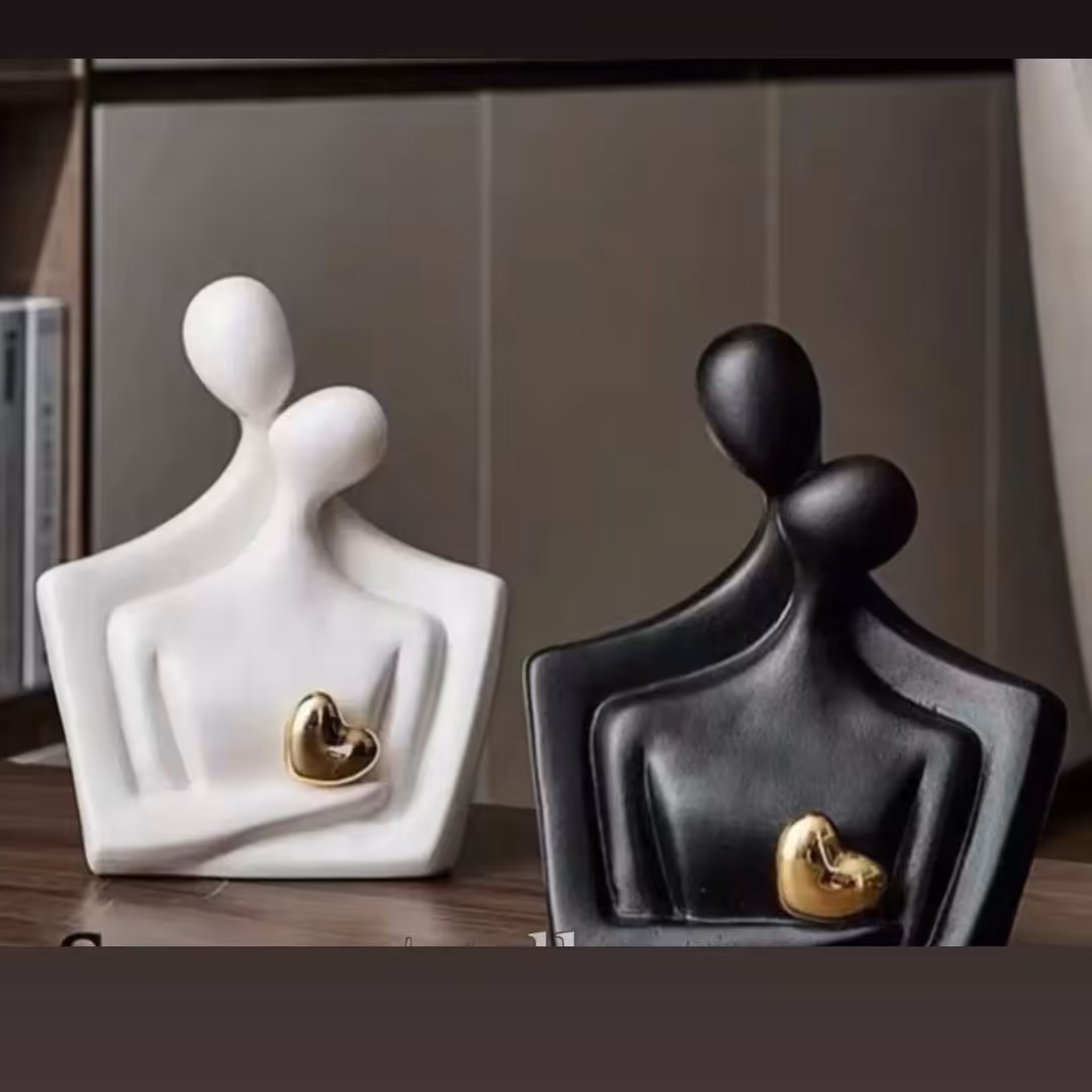 مجسمه نماد عشق