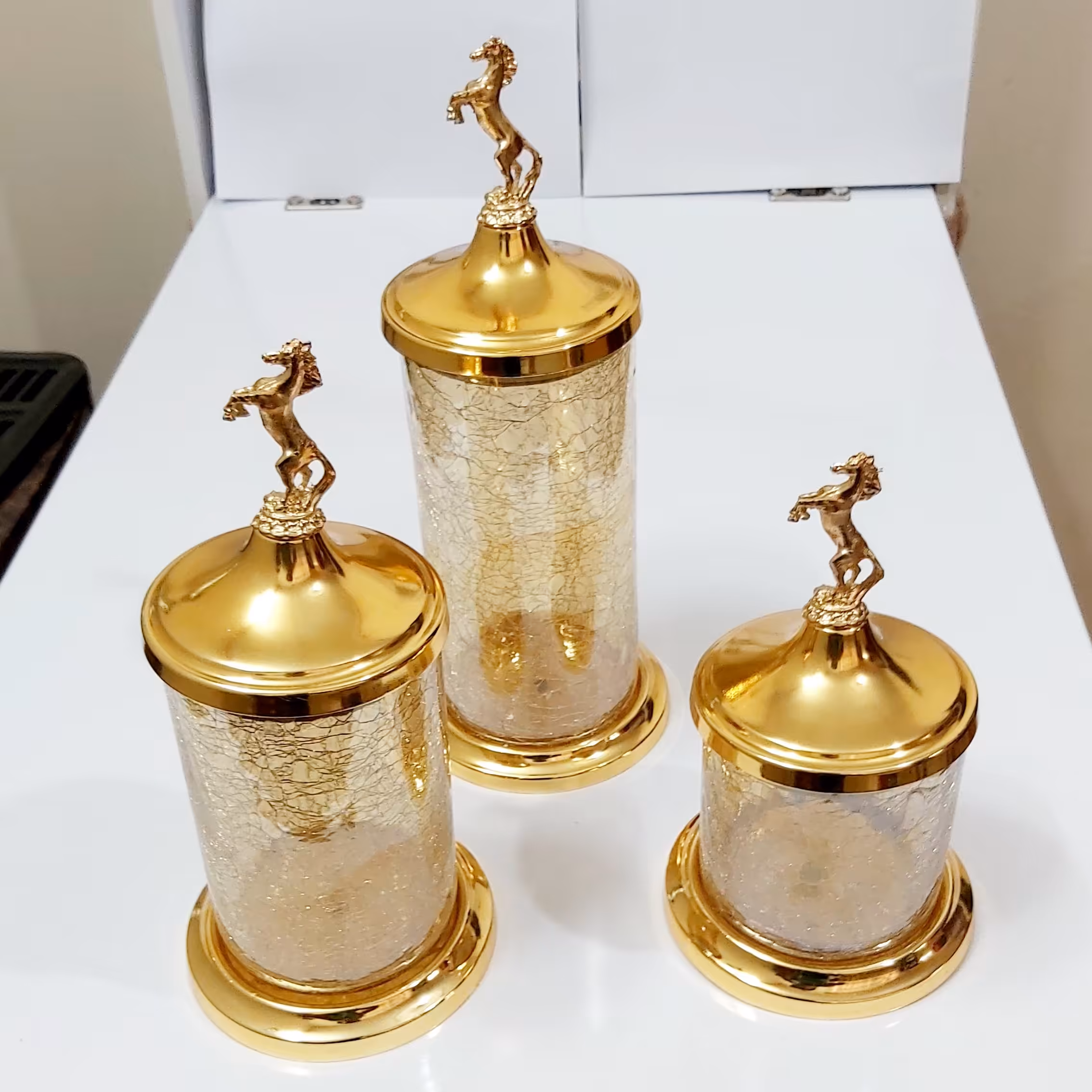 کندی باکس طلایی شیشه یخی رنگ فورتیک طرح اسب