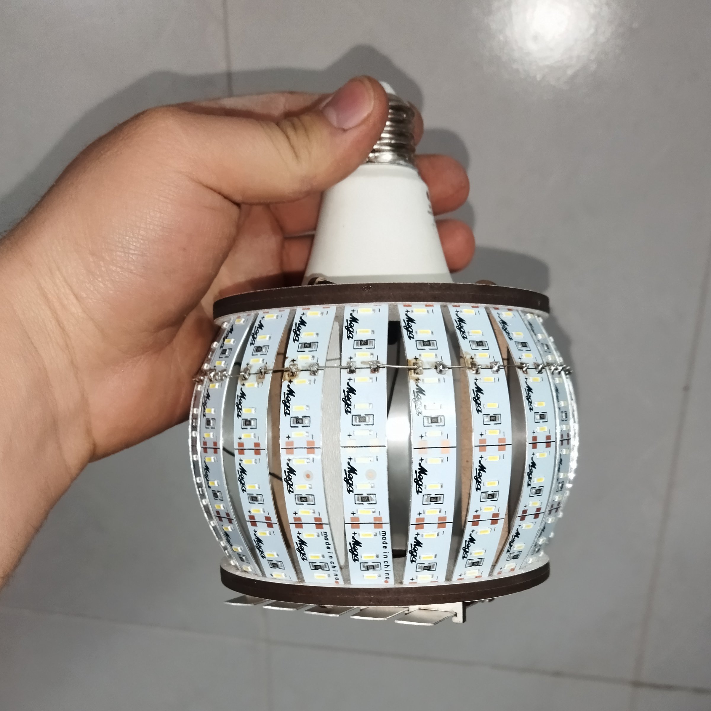 لامپ ال ای دی طرح توپی سایز شما ره 4