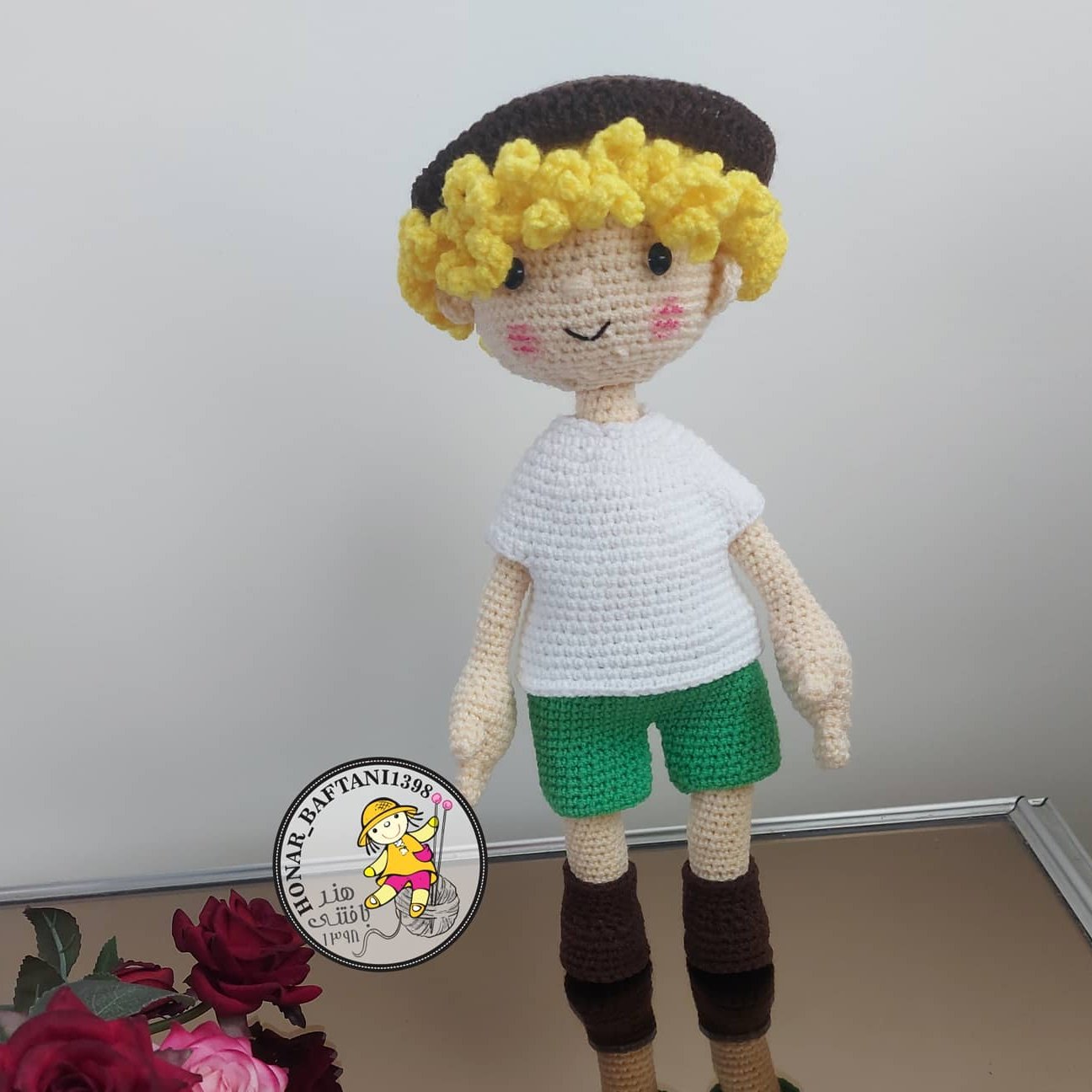 عروسک بافتنی پسر کلاه و چکمه پوش