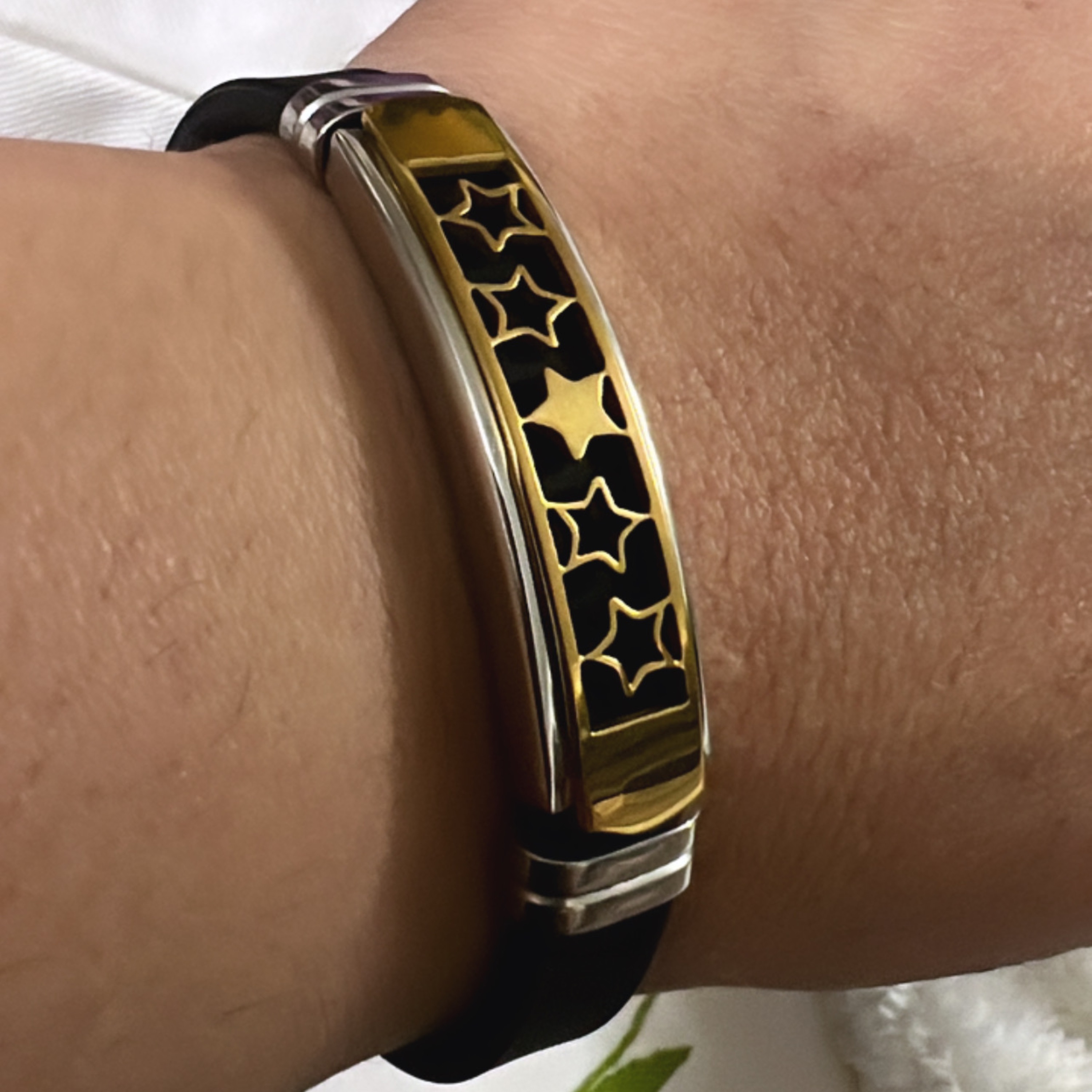 دستبند اسپورت با پلاک ستاره ای و قفل رولکسی وبند چرم طبیعی مشکی بطول 20 سانت