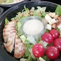 10 عدد پک  سالاد سزار ، با فیله سوخاری یا گریل شده (بسته بندی تک نفره)