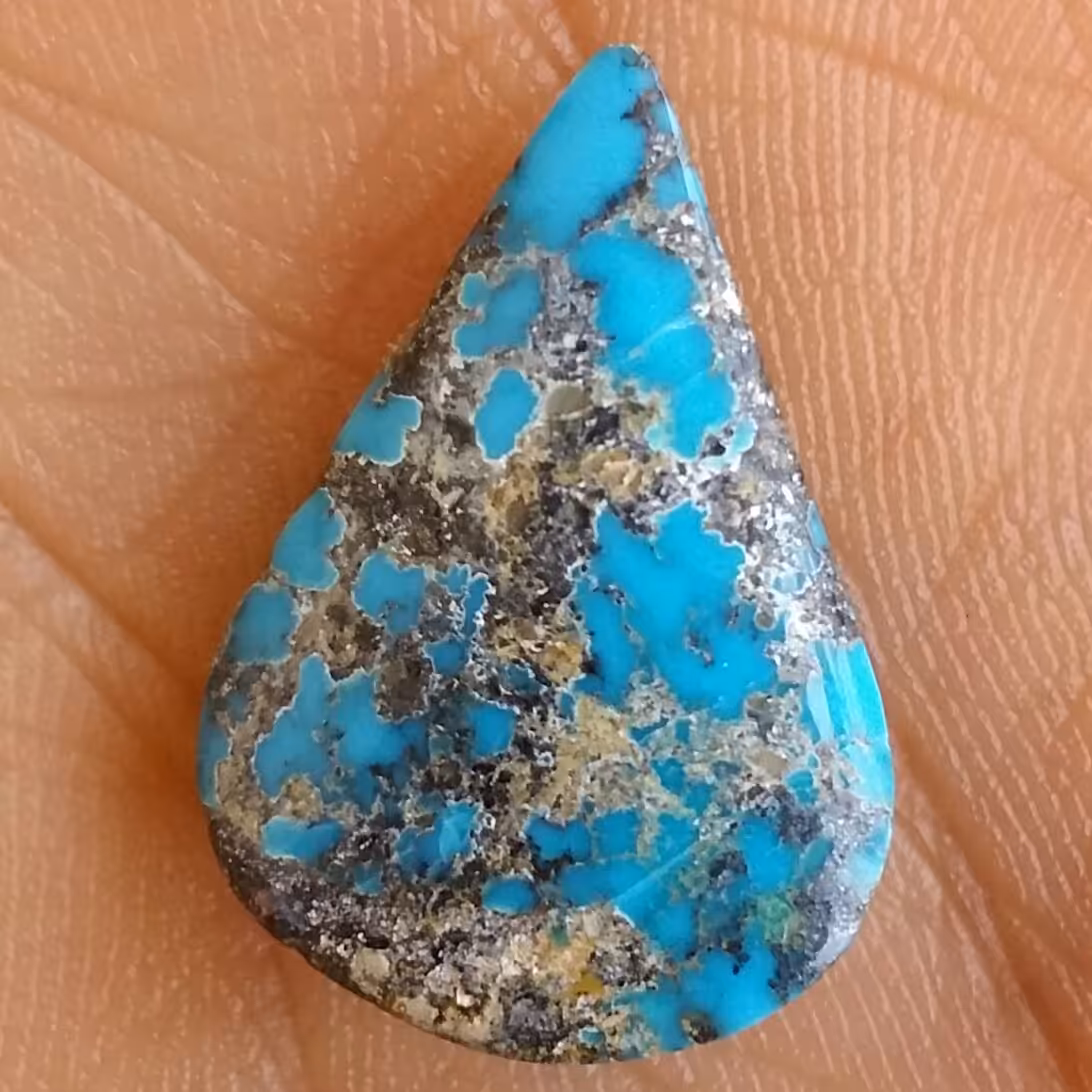 نگین فیروزه آبی عنکبوتی اصل نیشابور دیدنییی خوش رنگ و بسیار فاخر شااهکار خلقت
کاملا طبیعی
خاص
تراش فانتزی استادانه