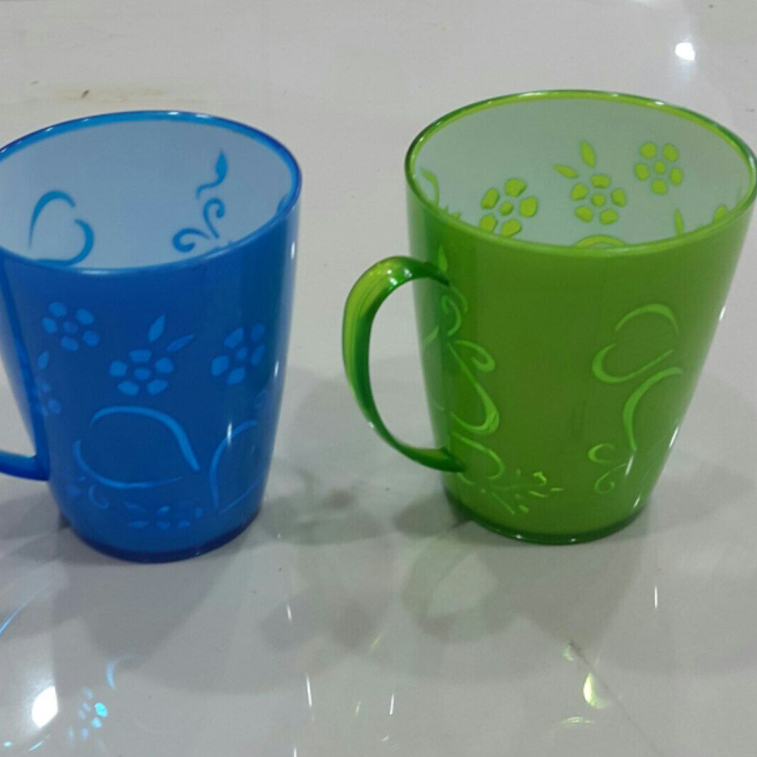لیوان پلاستیکی دسته دار