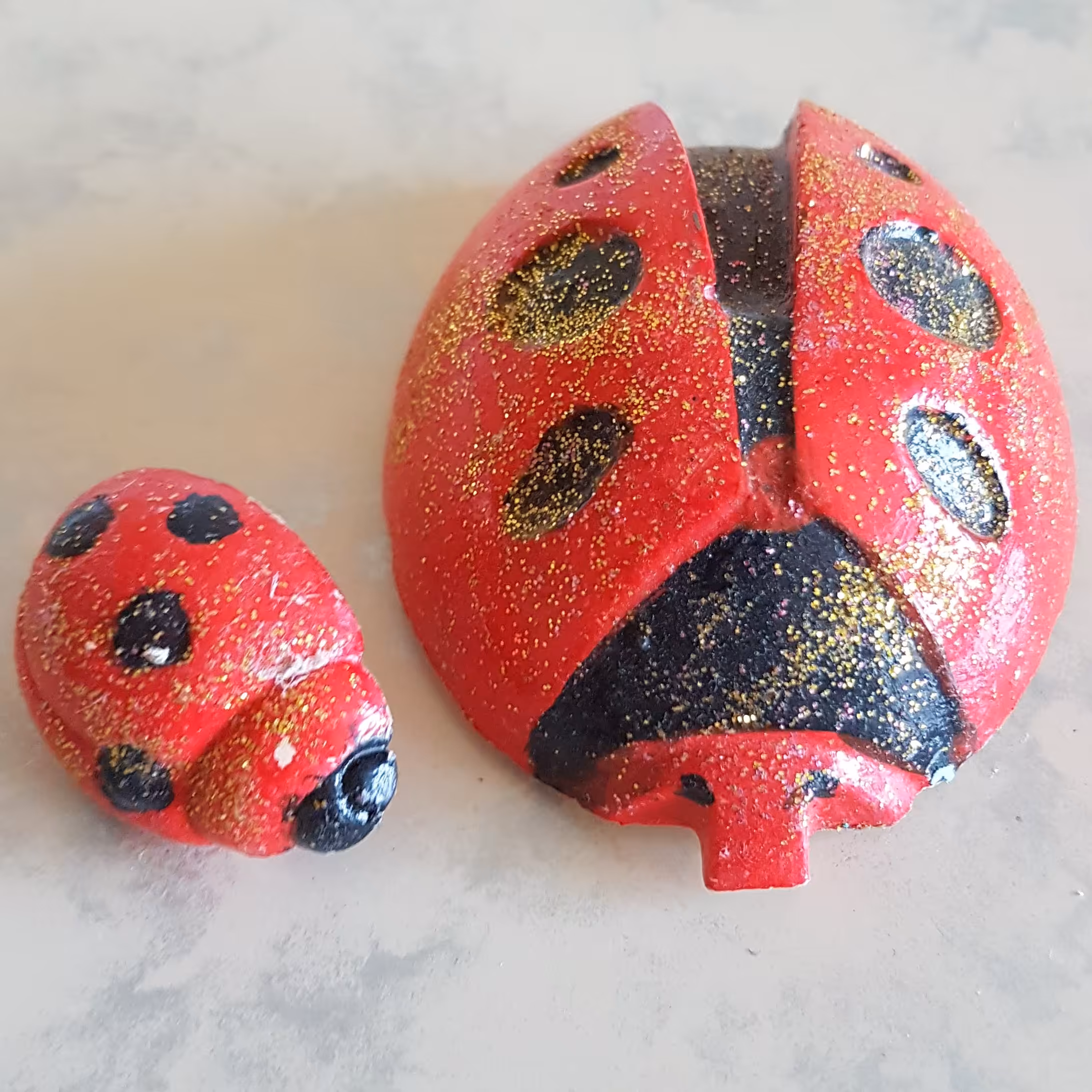 مگنت های ژیپسی و چوبی  قیمت فقط برای 1 عدد است این محصول در بسته بندی های 10 تایی به فروش می رسد.