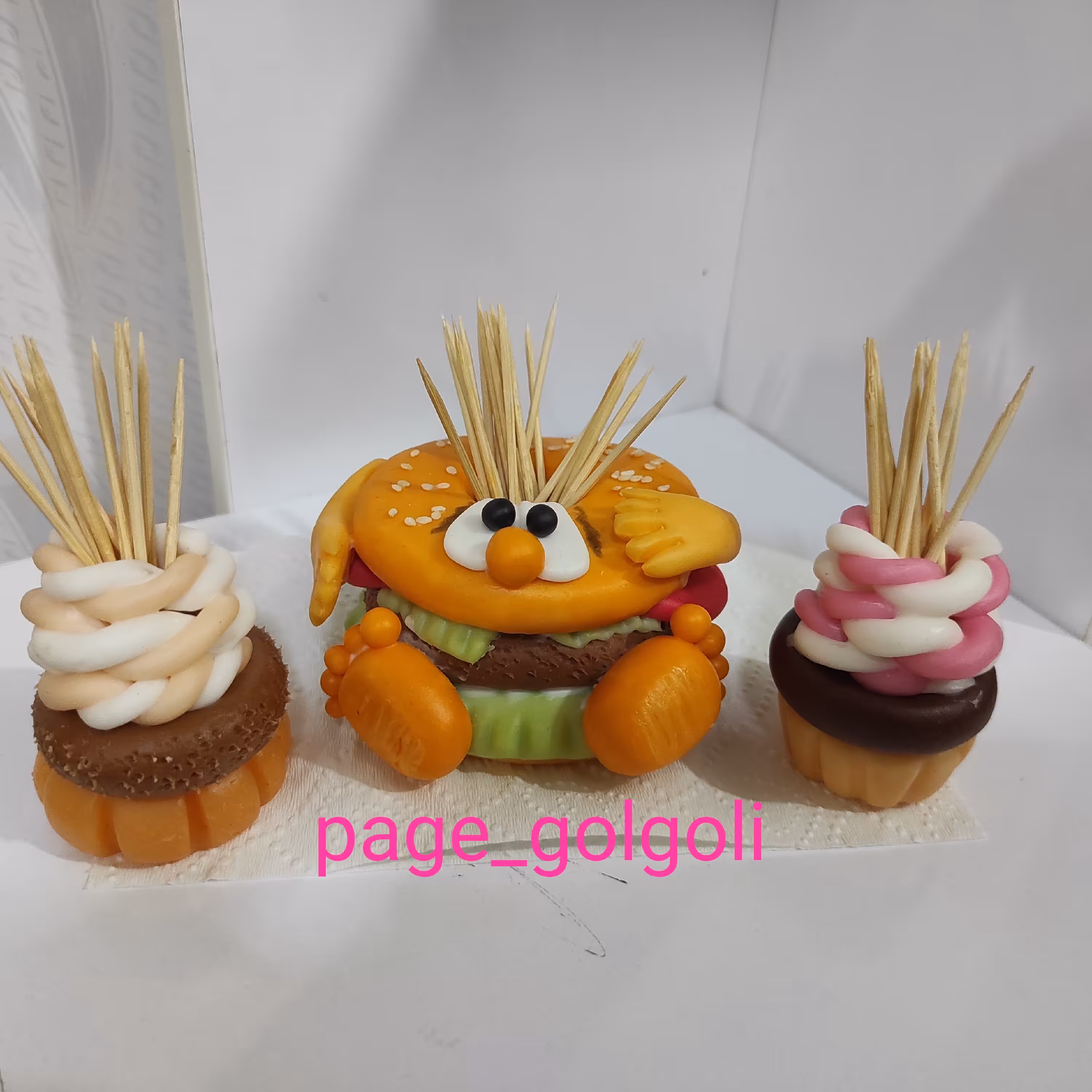 خلال دندونی ساندویچی و کاپ کیکی،هر رنگی به سلیقه مشتری قابل اجرا،جنس از خمیر ایتالیایی نشکن