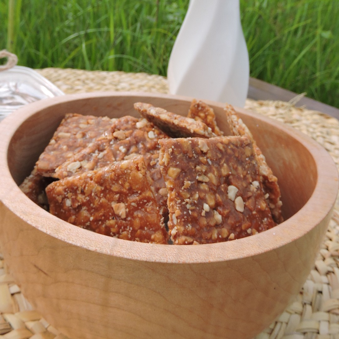 بادام سوخته(حاجی بادوم)آستانه اشرفیه بسته 500گرمی