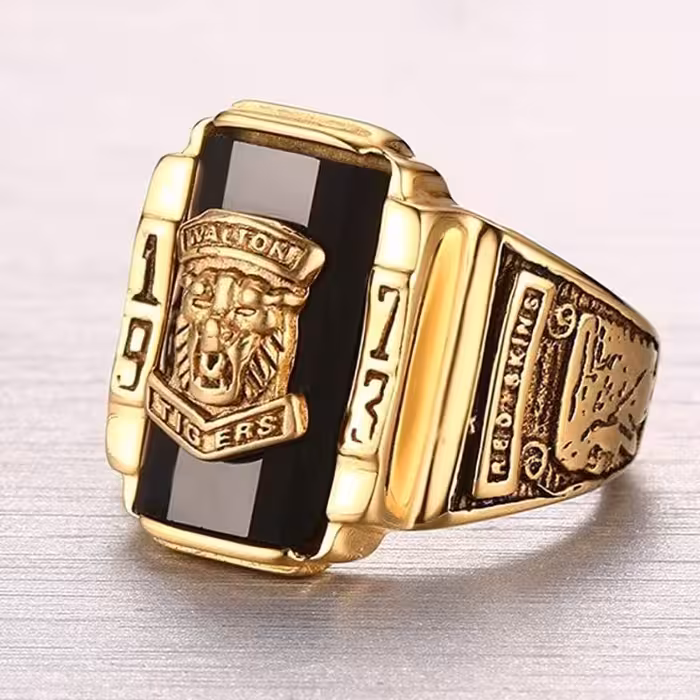 انگشتر اورجینال و وارداتی کـالج با سه لایه روکش میکرونی طلا و رنگ ثابت  