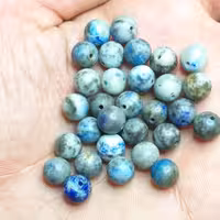 مهره سنگی لاجورد اصل گوی لاجورد مهره لاجورد معدنی بدون رنگ شدگی و احیا با کیفیت و رنگ عالی (قیمت برای 2عدد سایز  8)