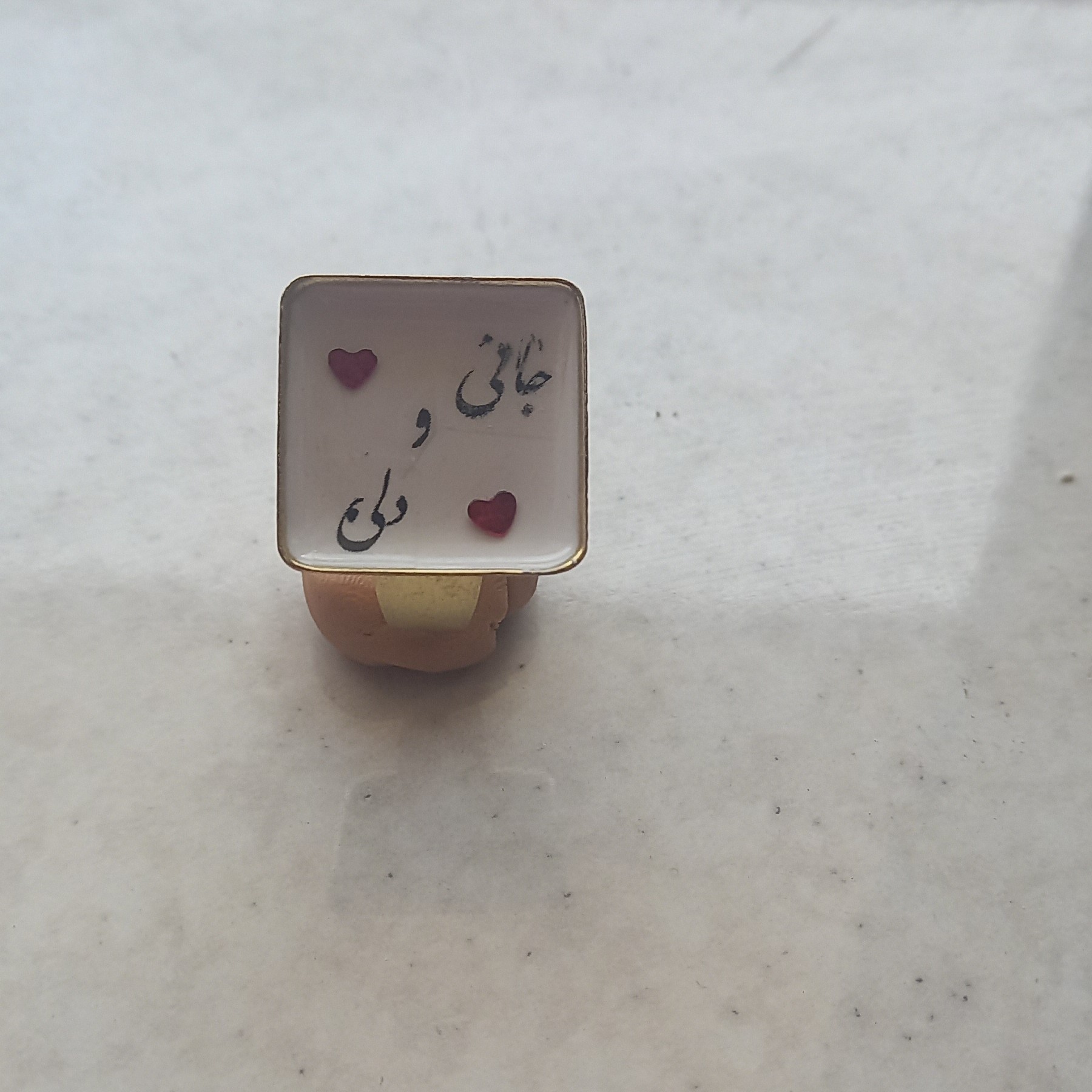 ست انگشتر و گردنبند برنجی رزین نوشته متنی انگشتر برنجی نوشته دار 
جانی و دلی . عشق و.جان جهانی و... هرمتنی ک بخواید