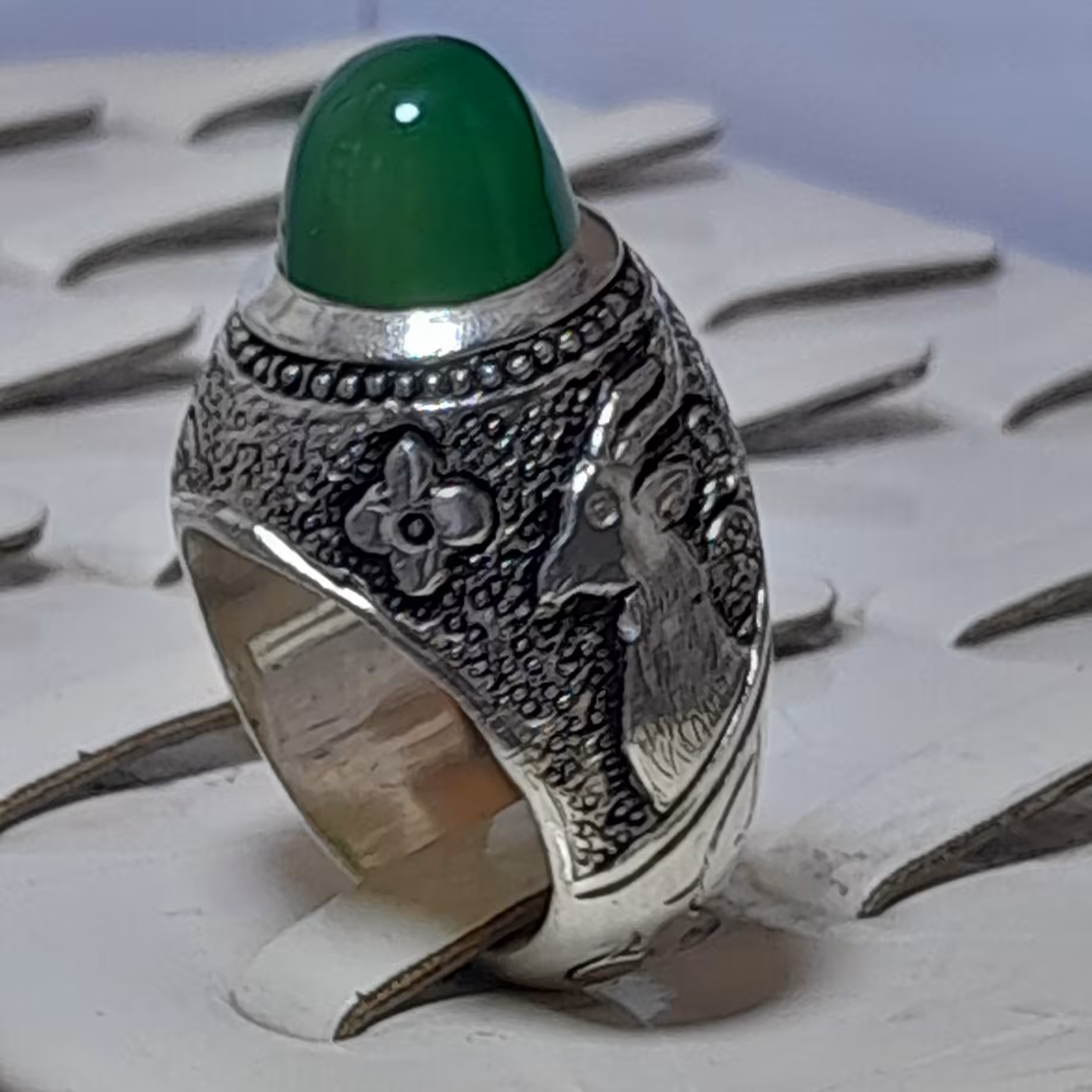 انگشتر  فاخر قلمزنی سه بعدی استاد دانش ور