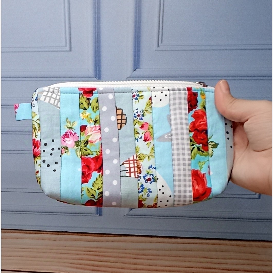 جامدادی یا کیف آرایشی کتان چهل تکه دوزی