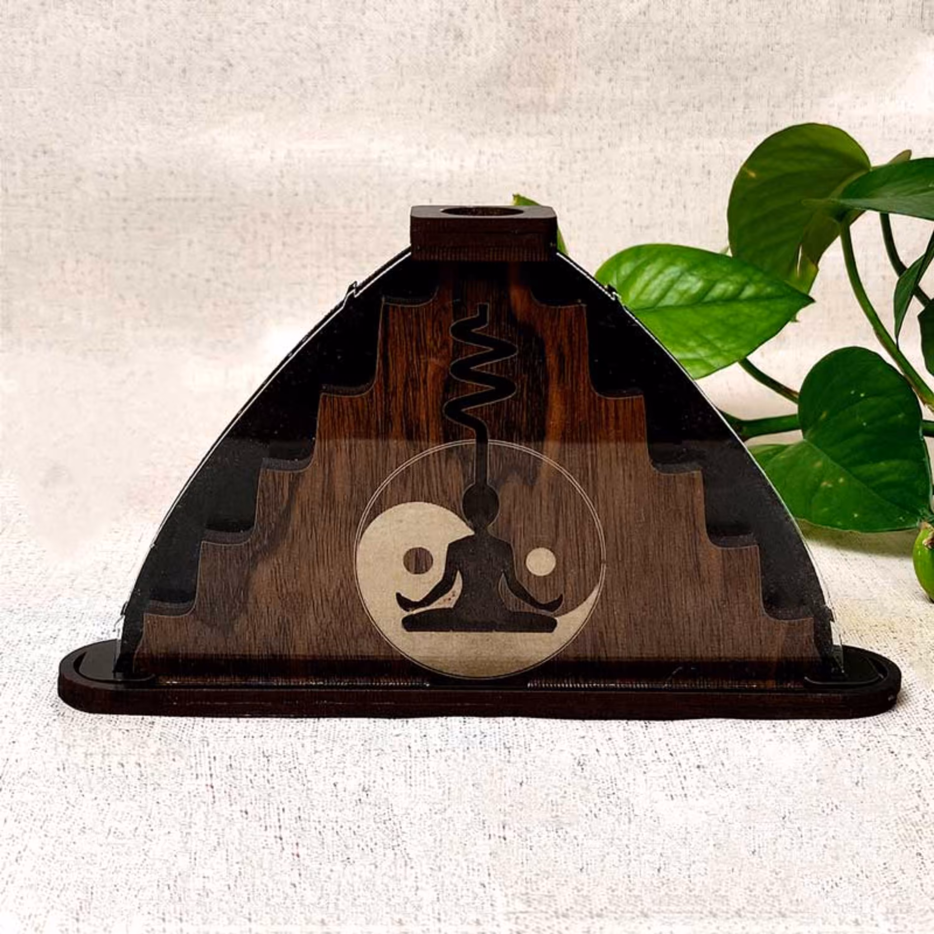 جاعودی آبشاری طرح یوگا (تیره)