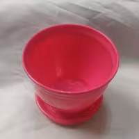 گلدان پلاستیکی مدل کلاسیک سایز 10 رنگ سرخابی با زیرگلدانی