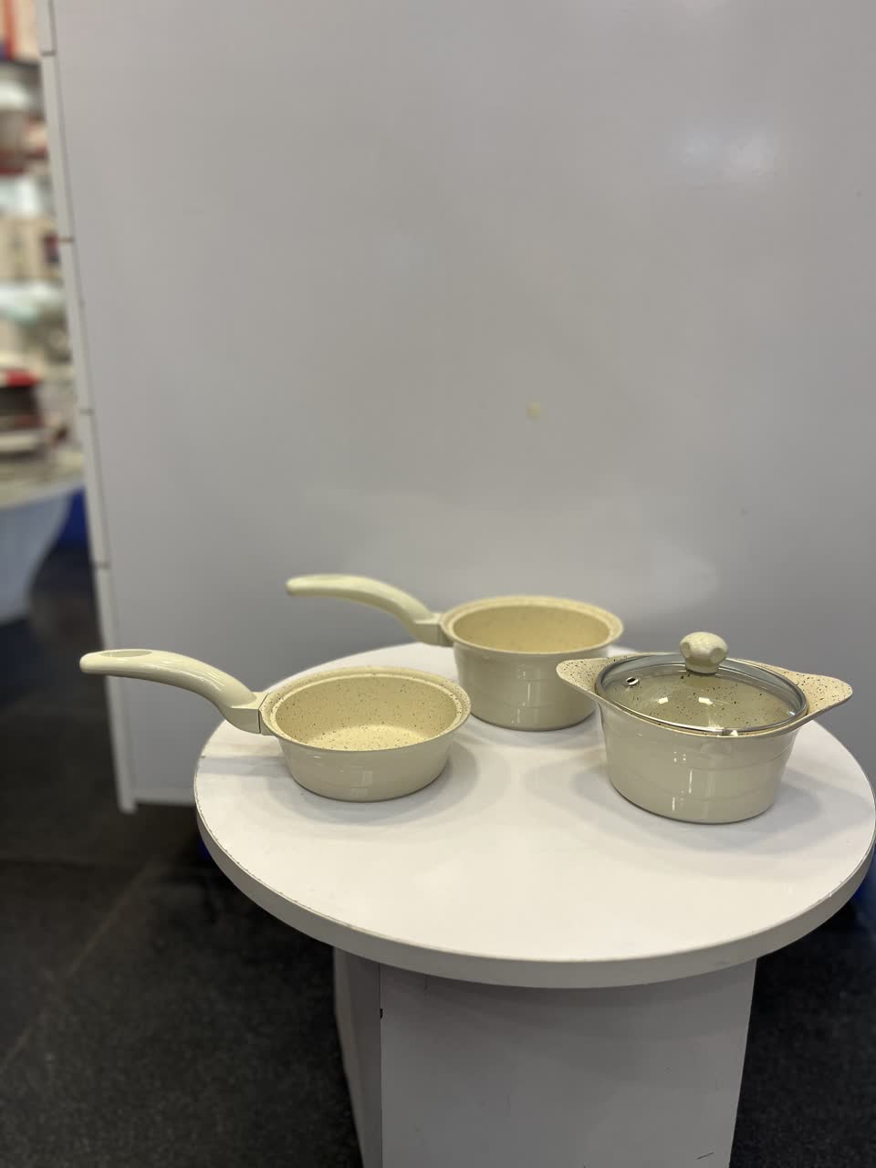 سرویس قابلمه گرانیت 4 تکه طرح خانواده