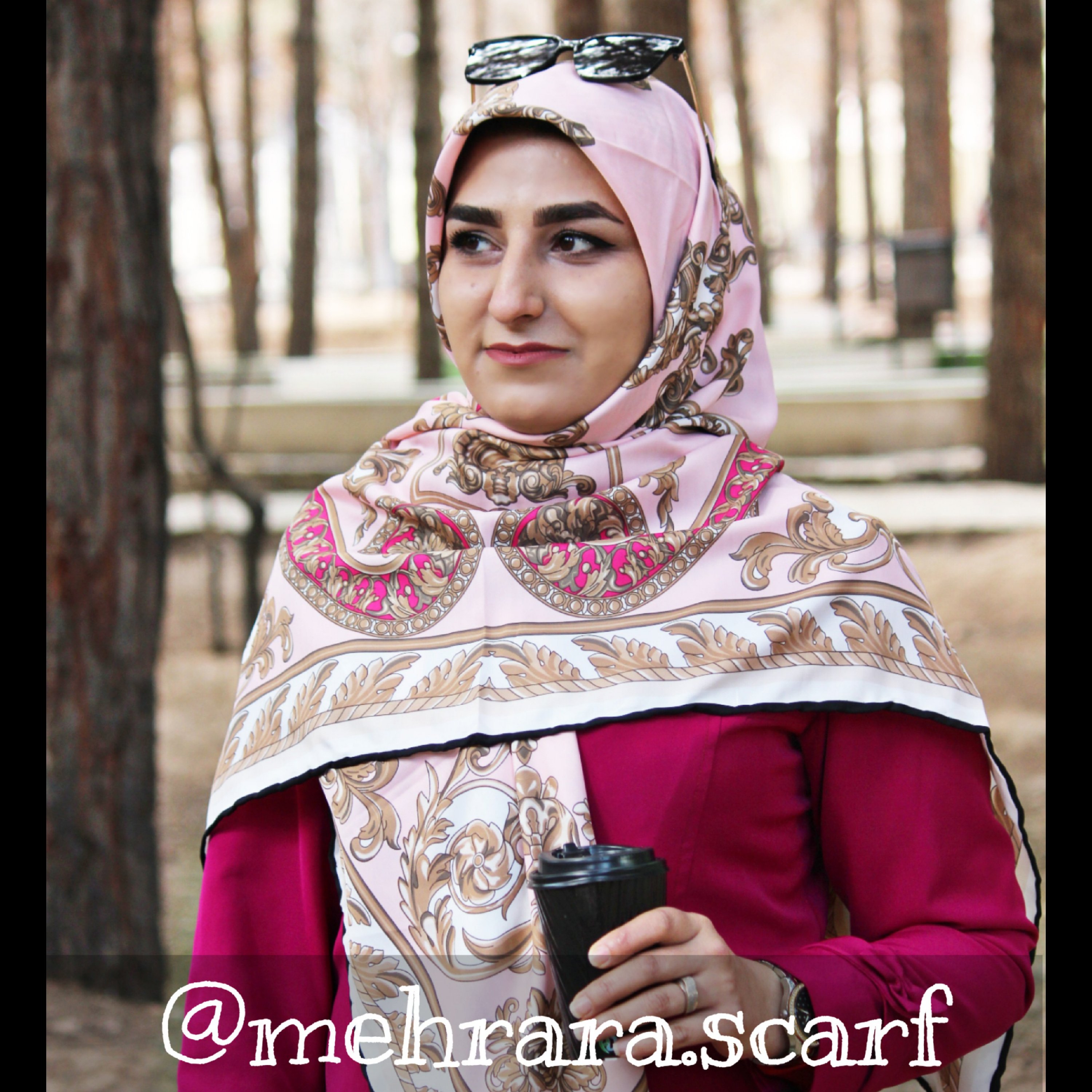 روسری ابریشم توییل دور دست دوز  رنگ صورتی
