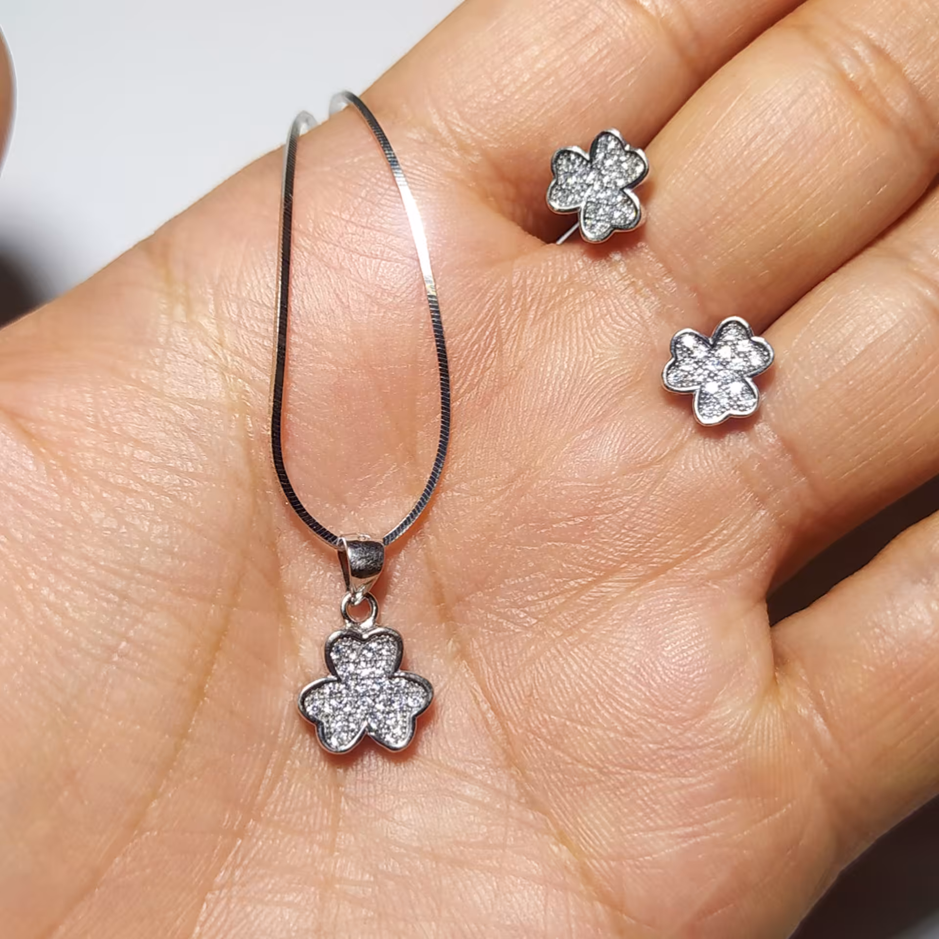 ست گوشواره و گردنبند نقره کد 2