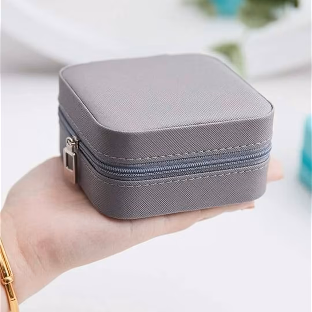 نظم دهنده طلا و جواهرات طوسی