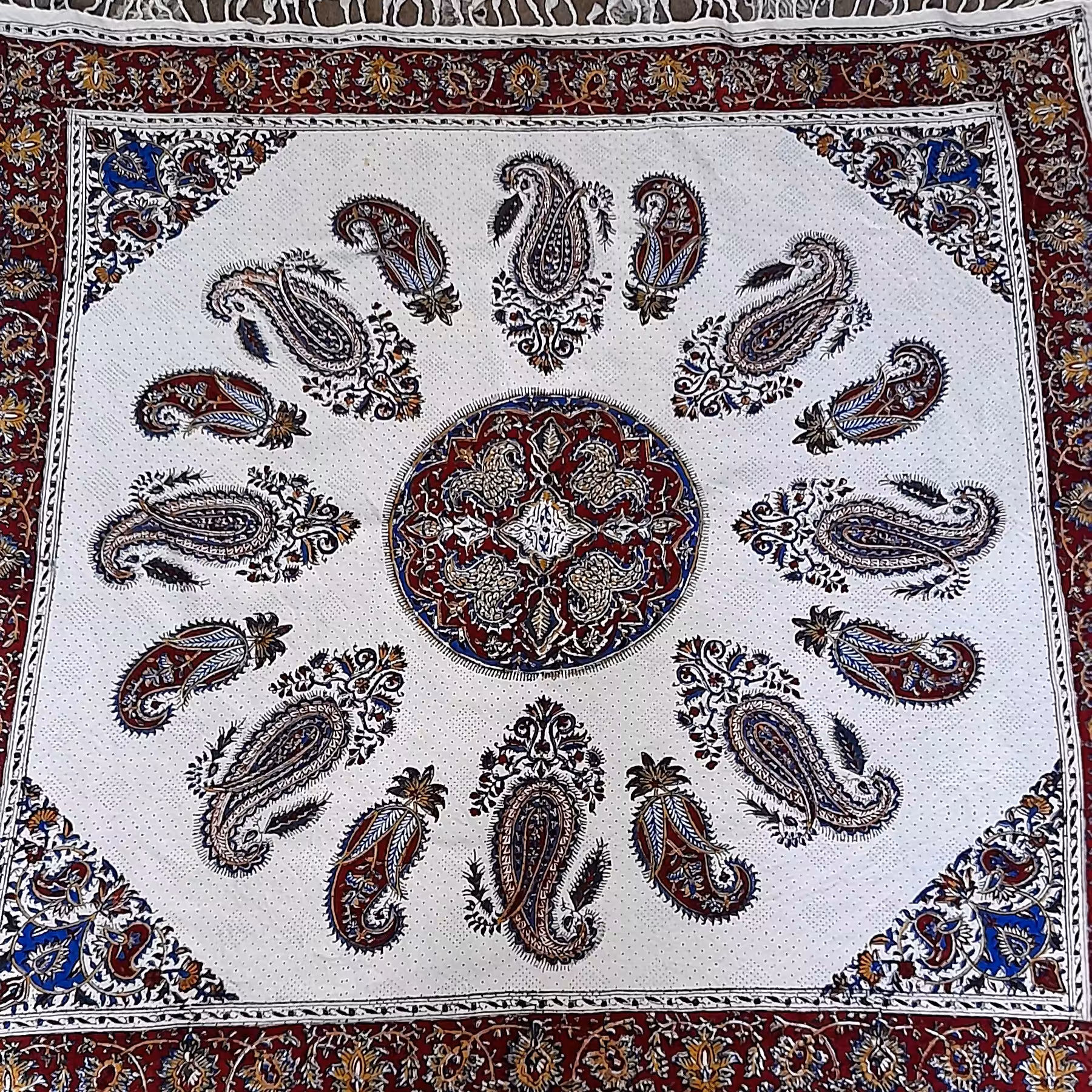 سفره ورومیزی قلمکاری سنتی سفید ممتاز سفید ...