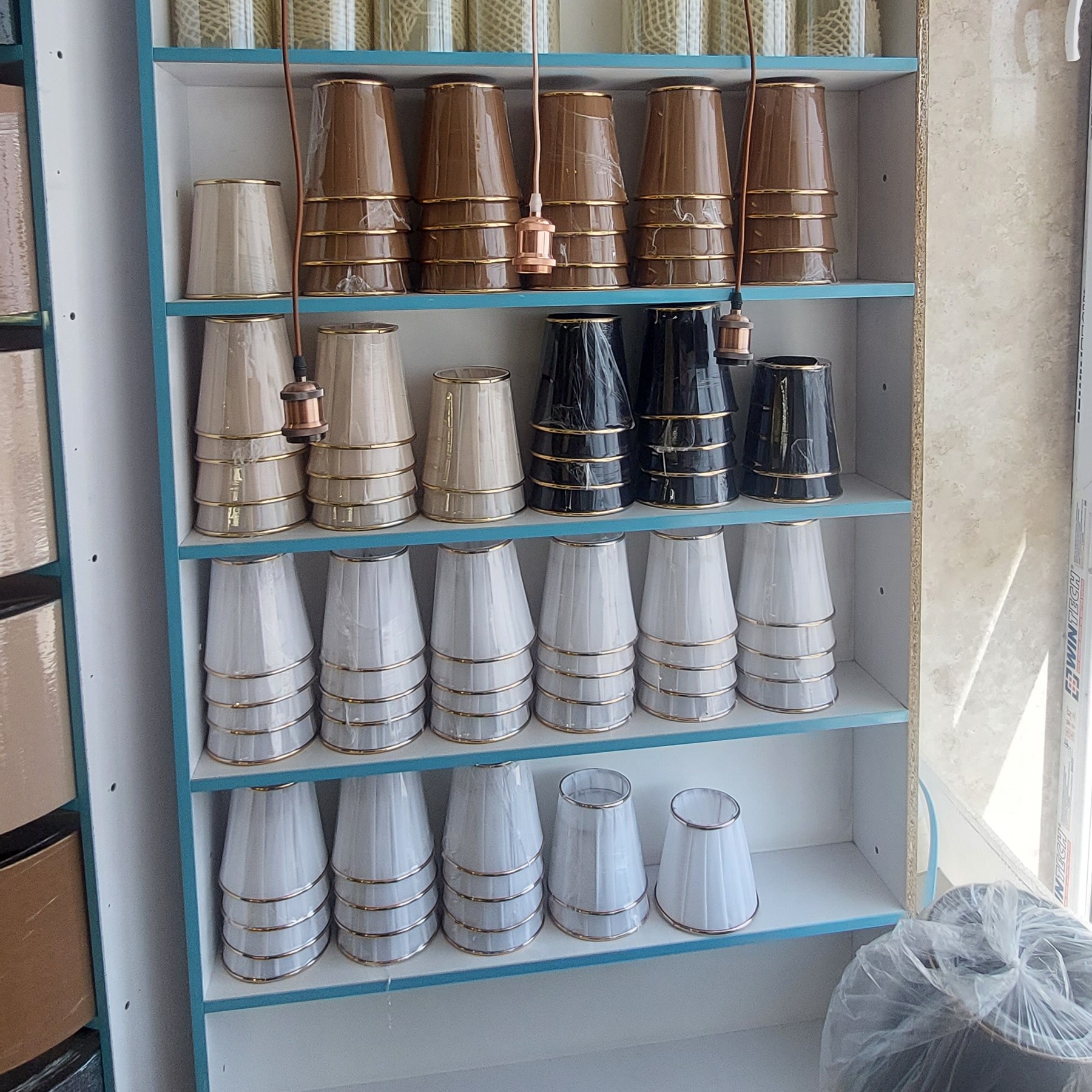 شید آباژور (کلاهک) مخروطی سایز  10در 15  سانت تنوع رنگ(پس کرایه)