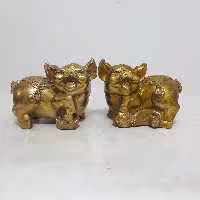 مجسمه خوک برنز نماد سال تولد