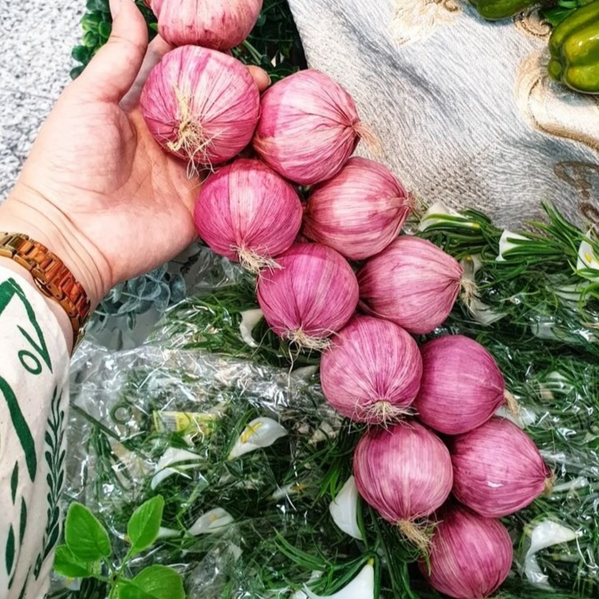 آویز پیاز وارداتی  