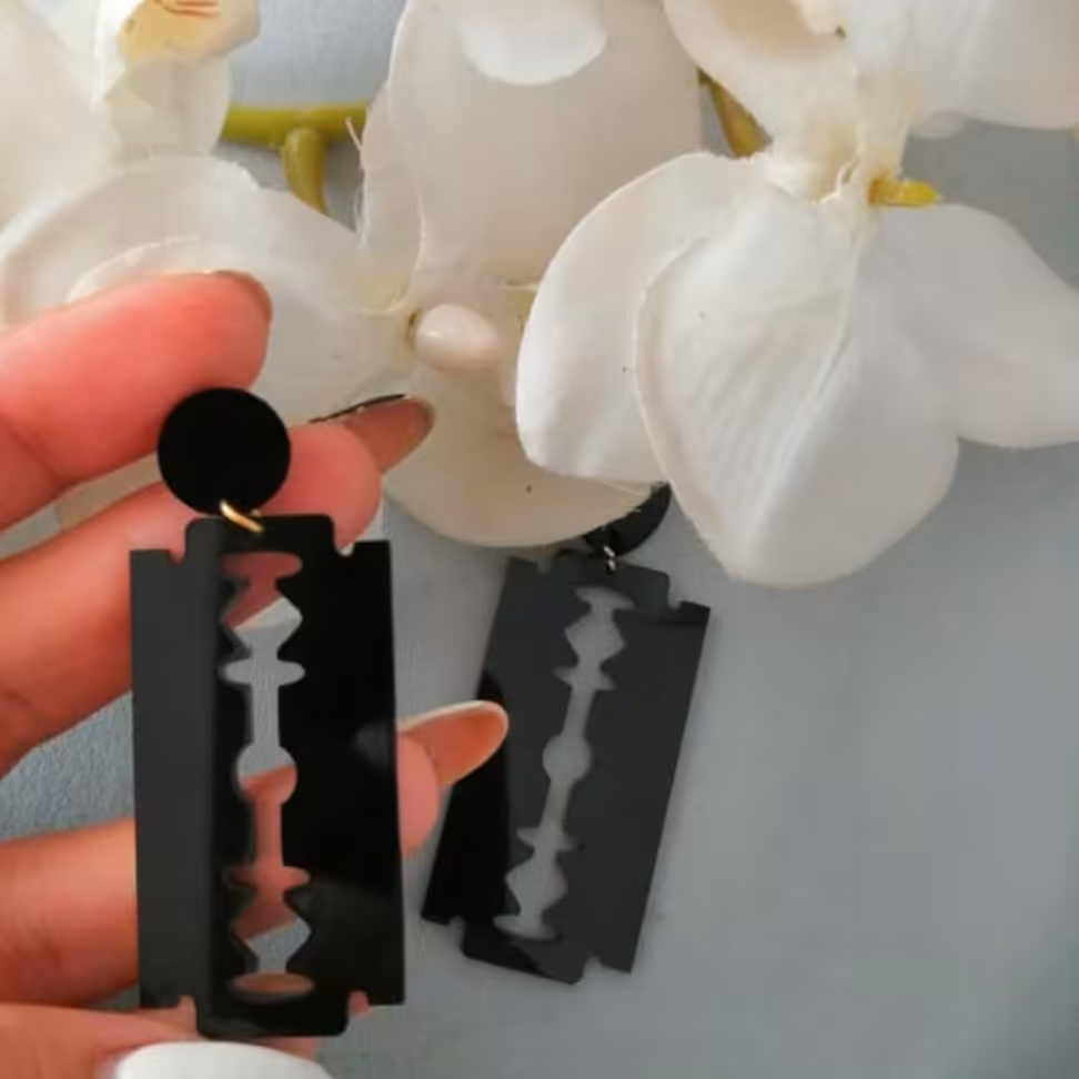 گوشواره دخترانه طرح تیغ.بسیار زیبا.شیک و جذاب و سبک