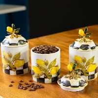 بانکه سه تایی میس بتی