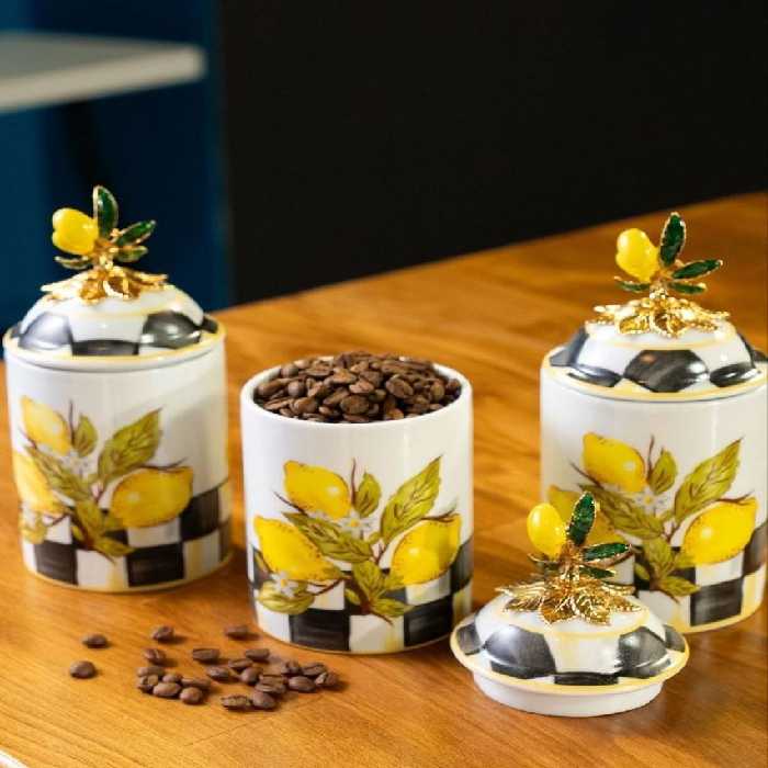 بانکه سه تایی میس بتی