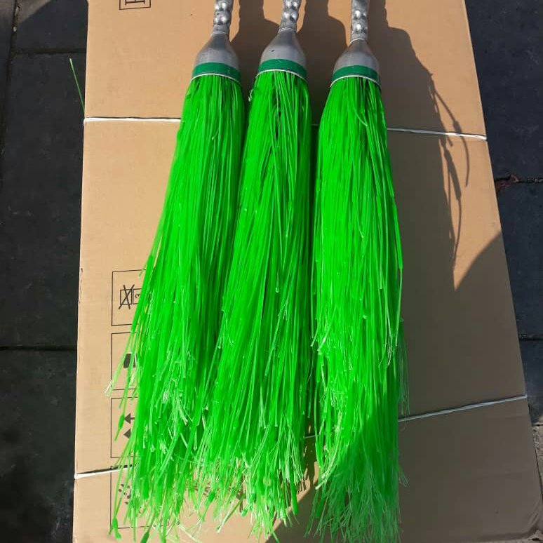 جارو فراشی پلاستیکی