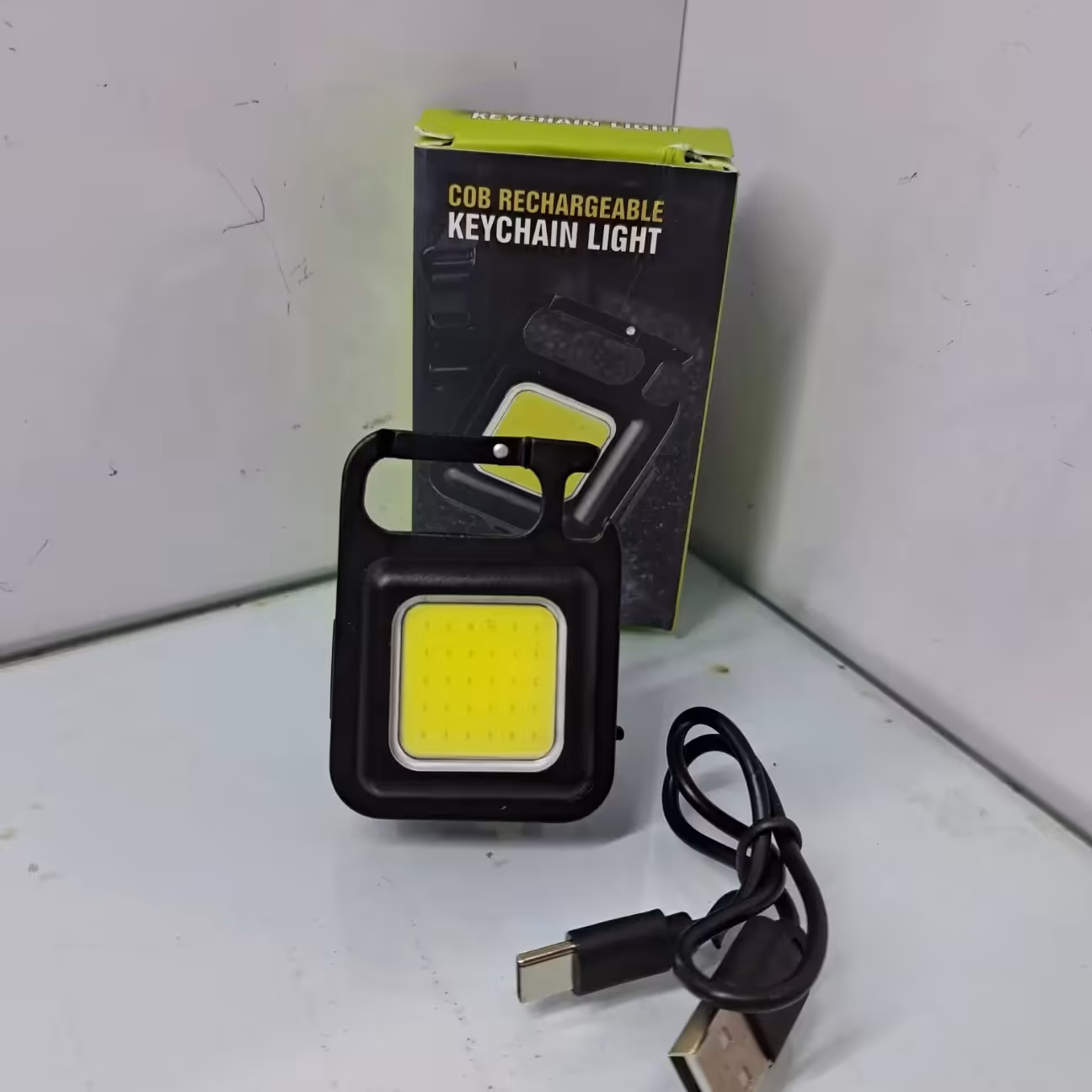 چراغ کمپی شارژی مگنت دار