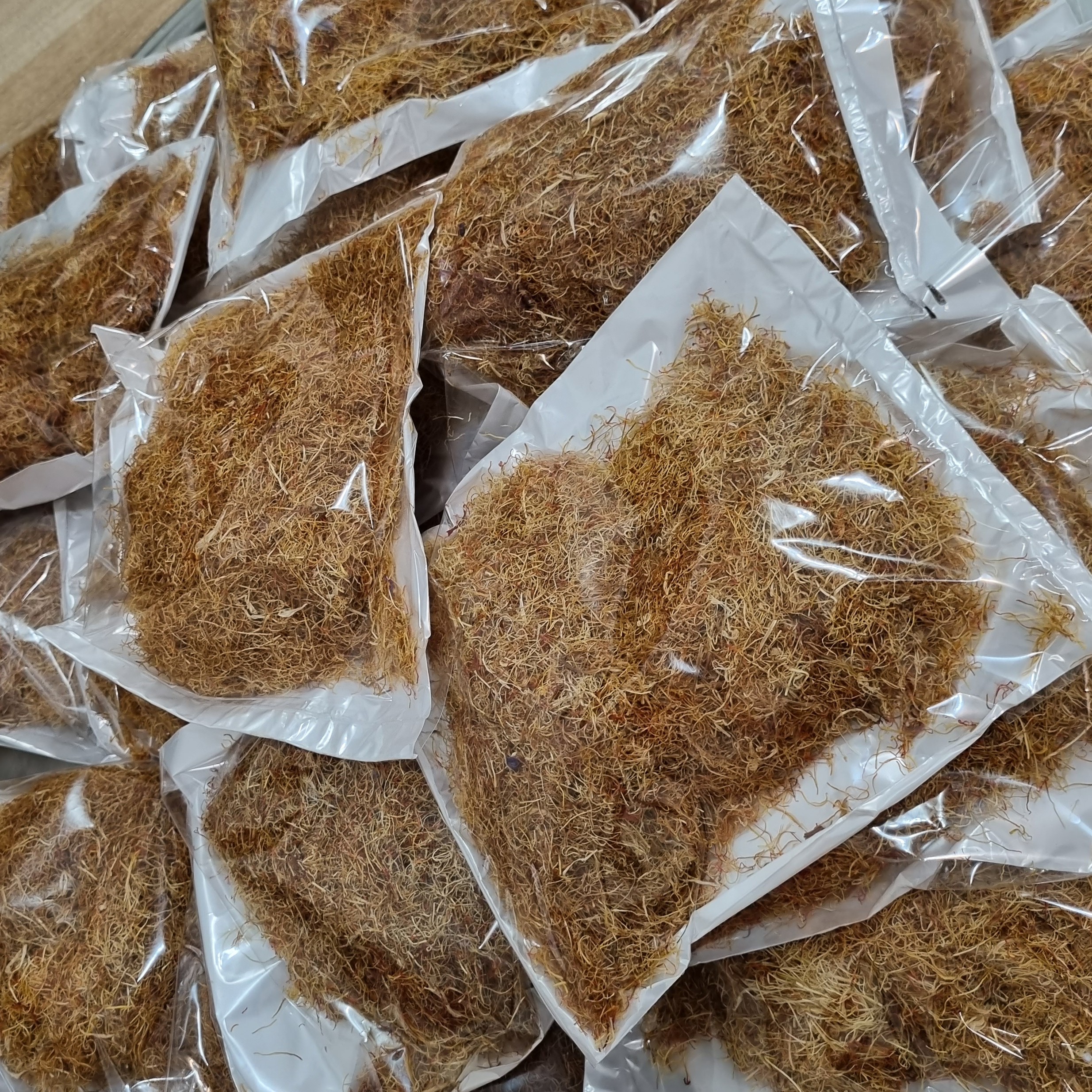 سفیده زعفران،مناسب برای مصرف آشپزخانه با رنگ هی عالی بسیار مرغوب وارگانیک بدون مواد افزودنی. 50گرم