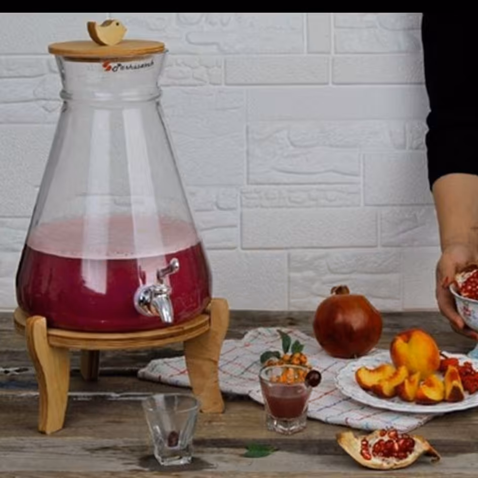 کلمن آب شیشه ای مدل کوزه ای

بدون لیوان 

