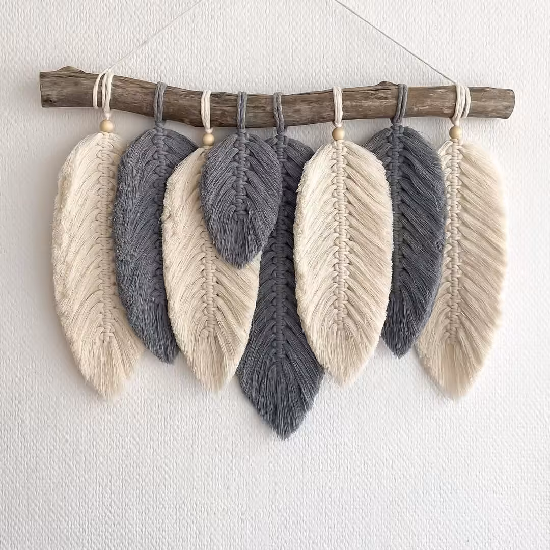 دیوارکوب برگ مکرومه بافی رنگ شیری خاکستری 