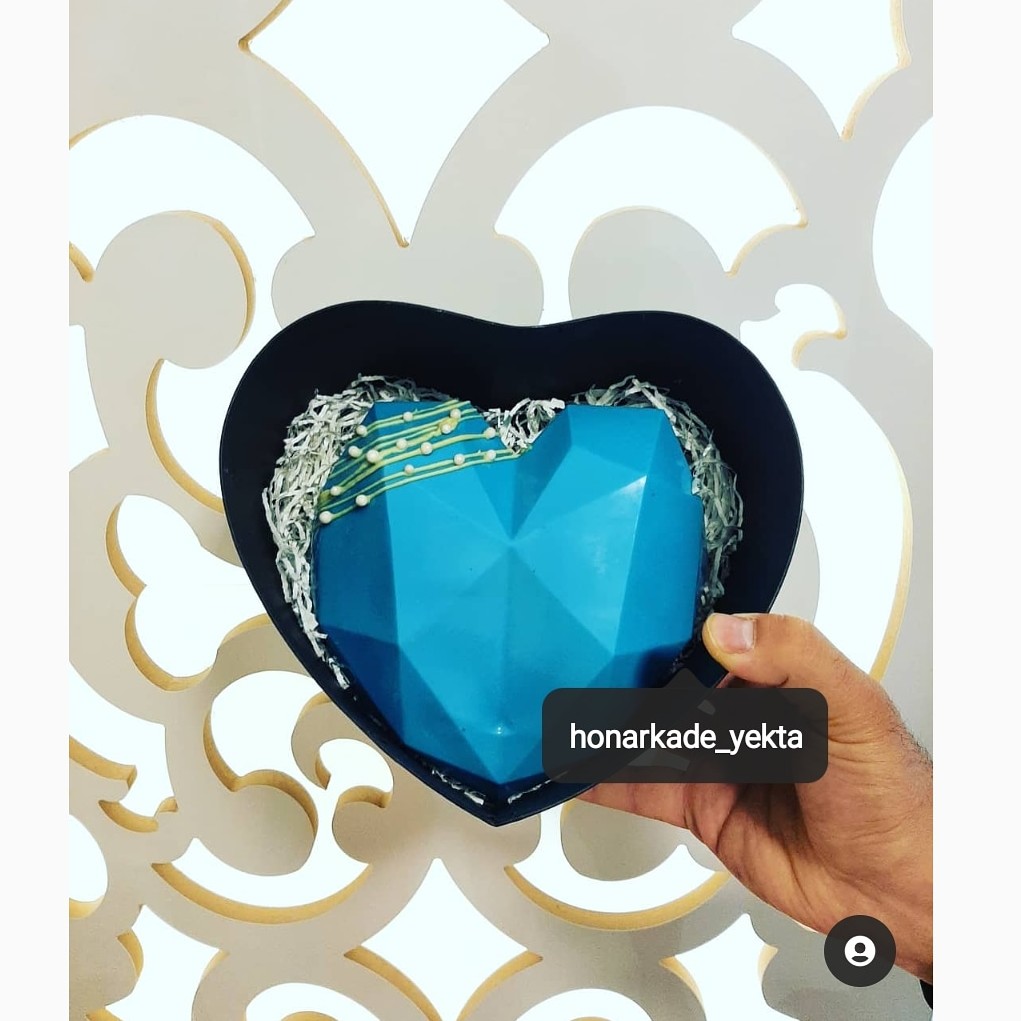 شکلات سوپرایز قلبی تو خالی رنگ آبی باکس قلب سوپرایز شکلاتی پاپسیکل کیکسیکل هدیه