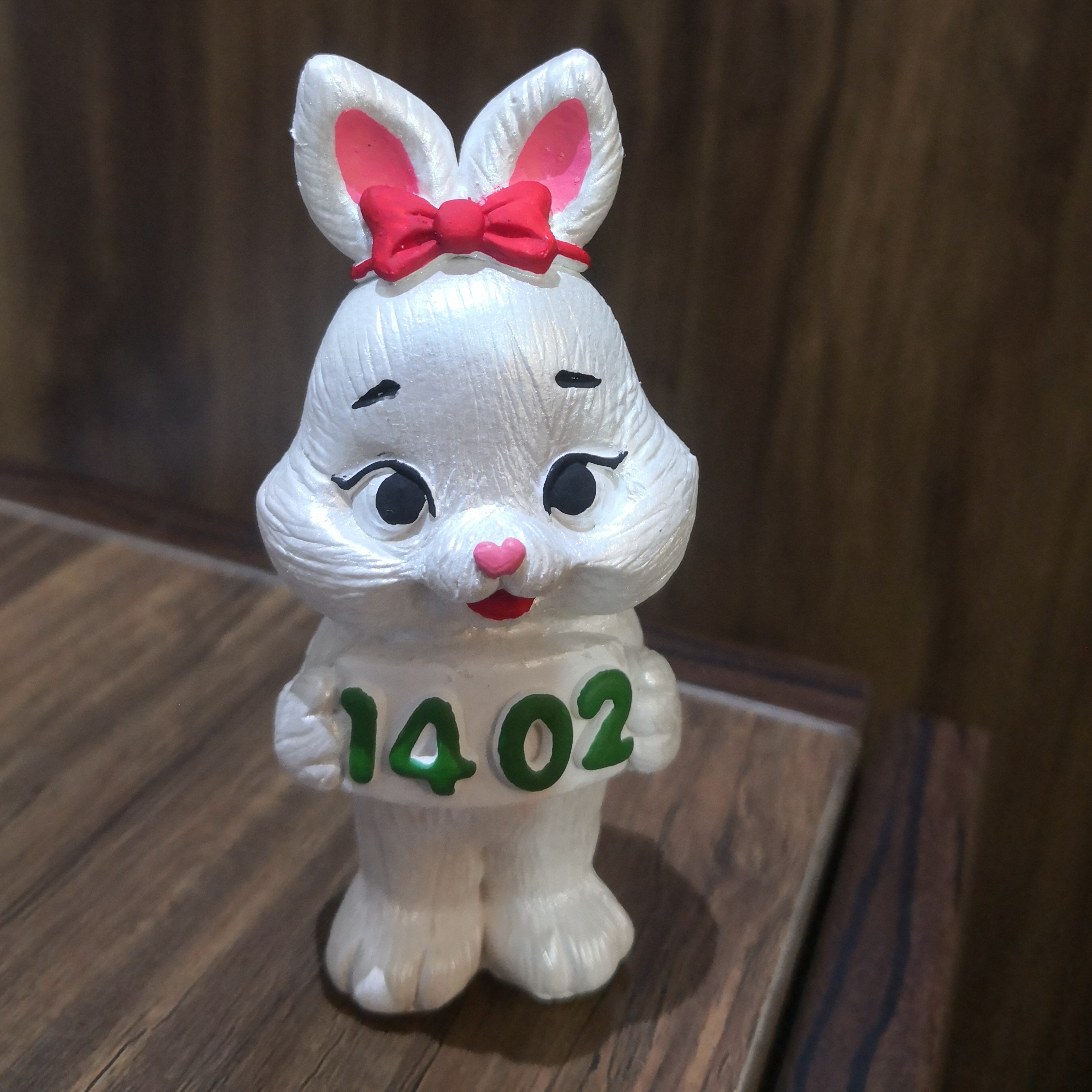 مجسمه رنگ شده خرگوش سال 1402